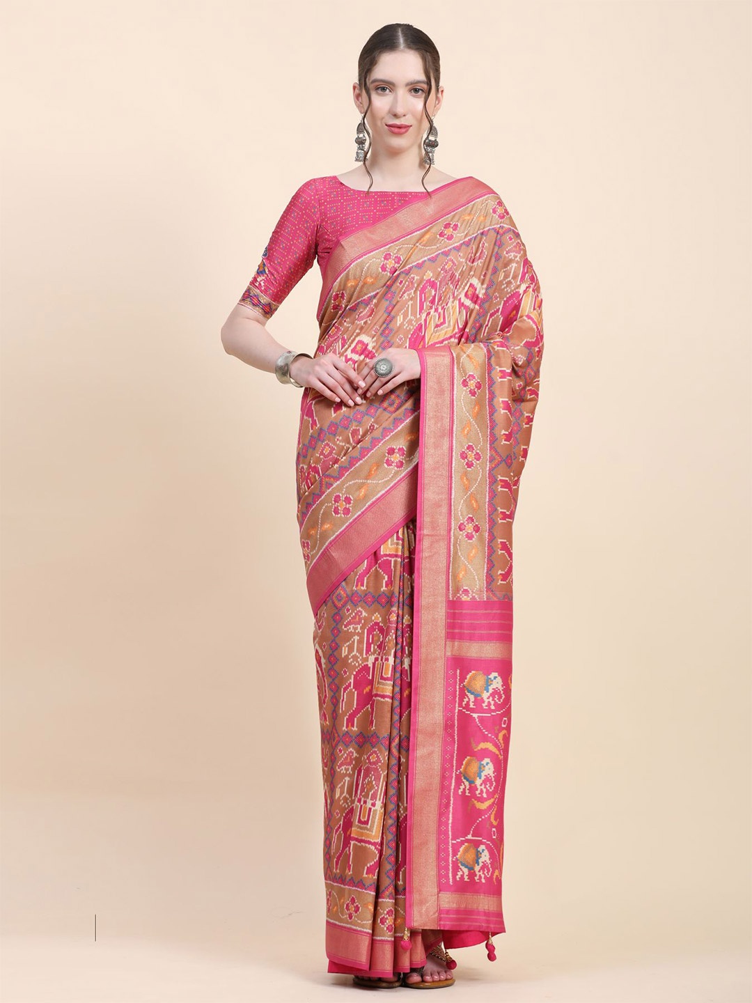 

Phenav Ethnic Motifs Zari Pure Silk Saree, Pink