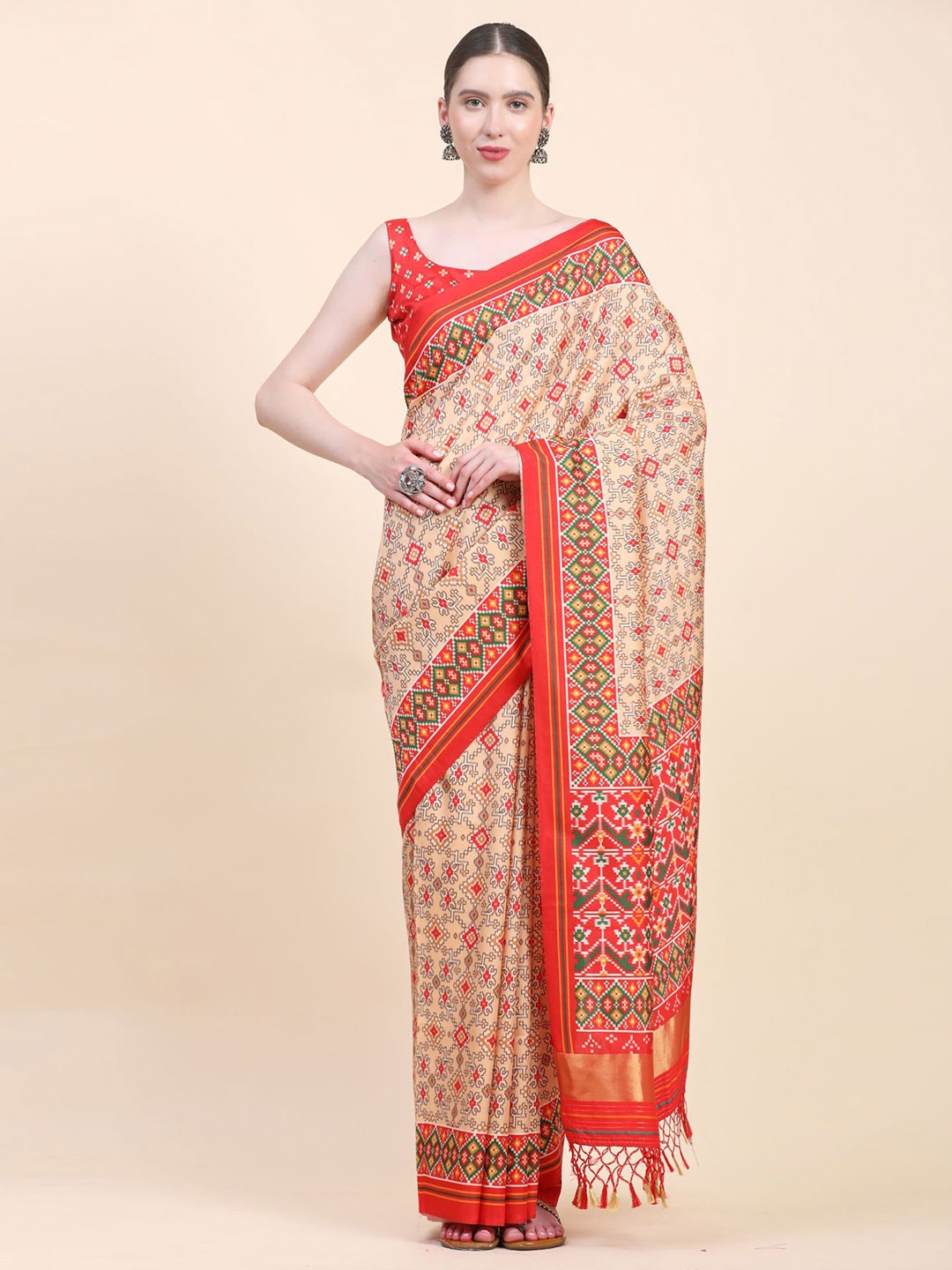 

Phenav Ethnic Motifs Zari Pure Silk Saree, Red