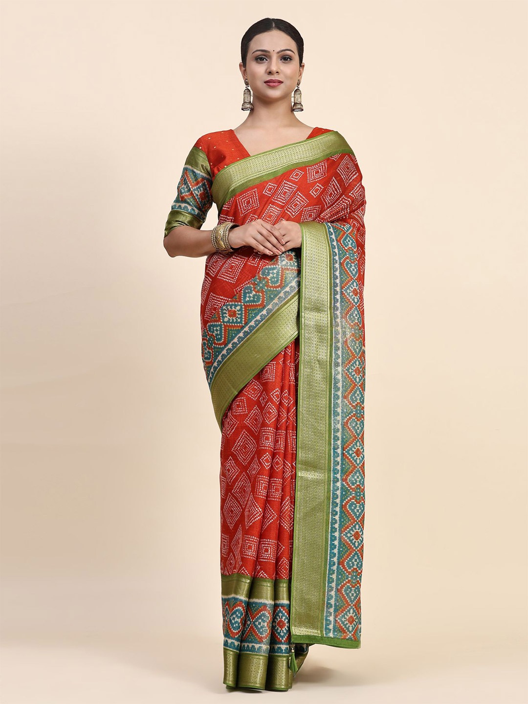 

Phenav Ethnic Motifs Zari Pure Silk Saree, Red