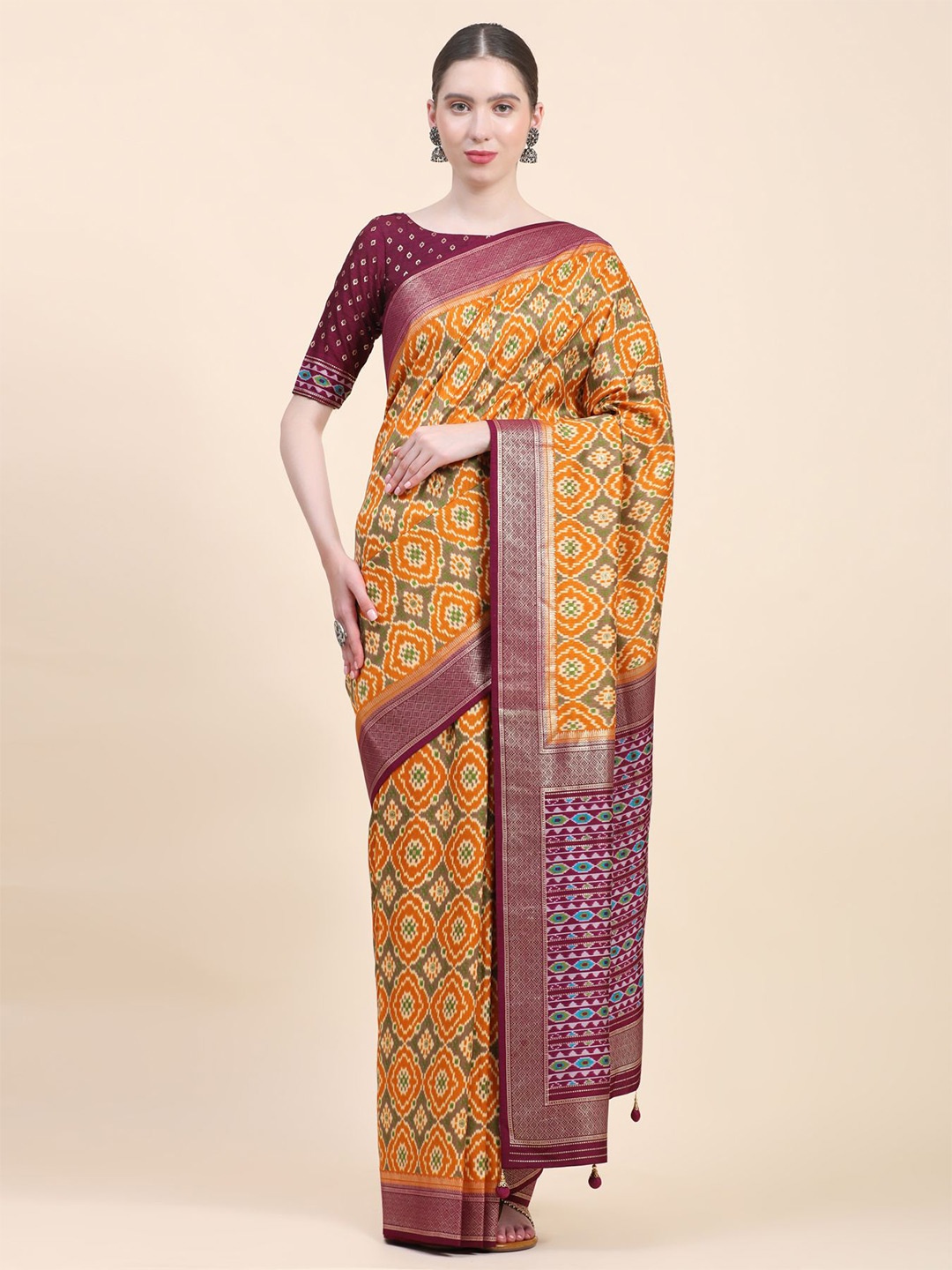 

Phenav Ethnic Motifs Printed Zari Pure Silk Saree, Yellow