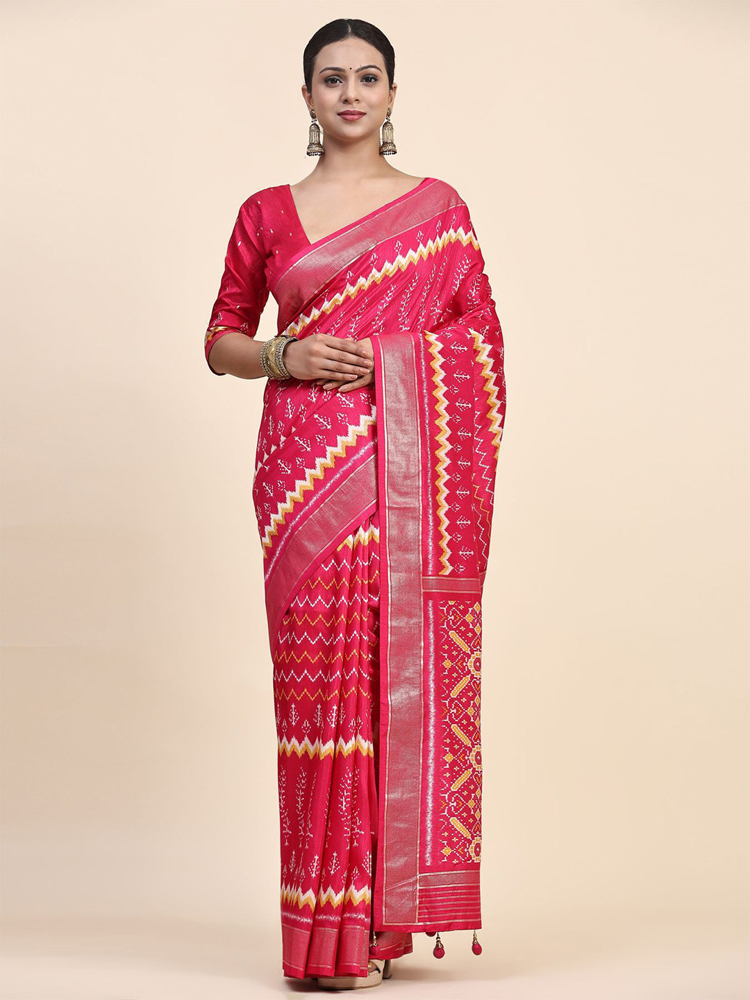 

Phenav Geometric Printed Zari Pure Silk Patola Saree, Red