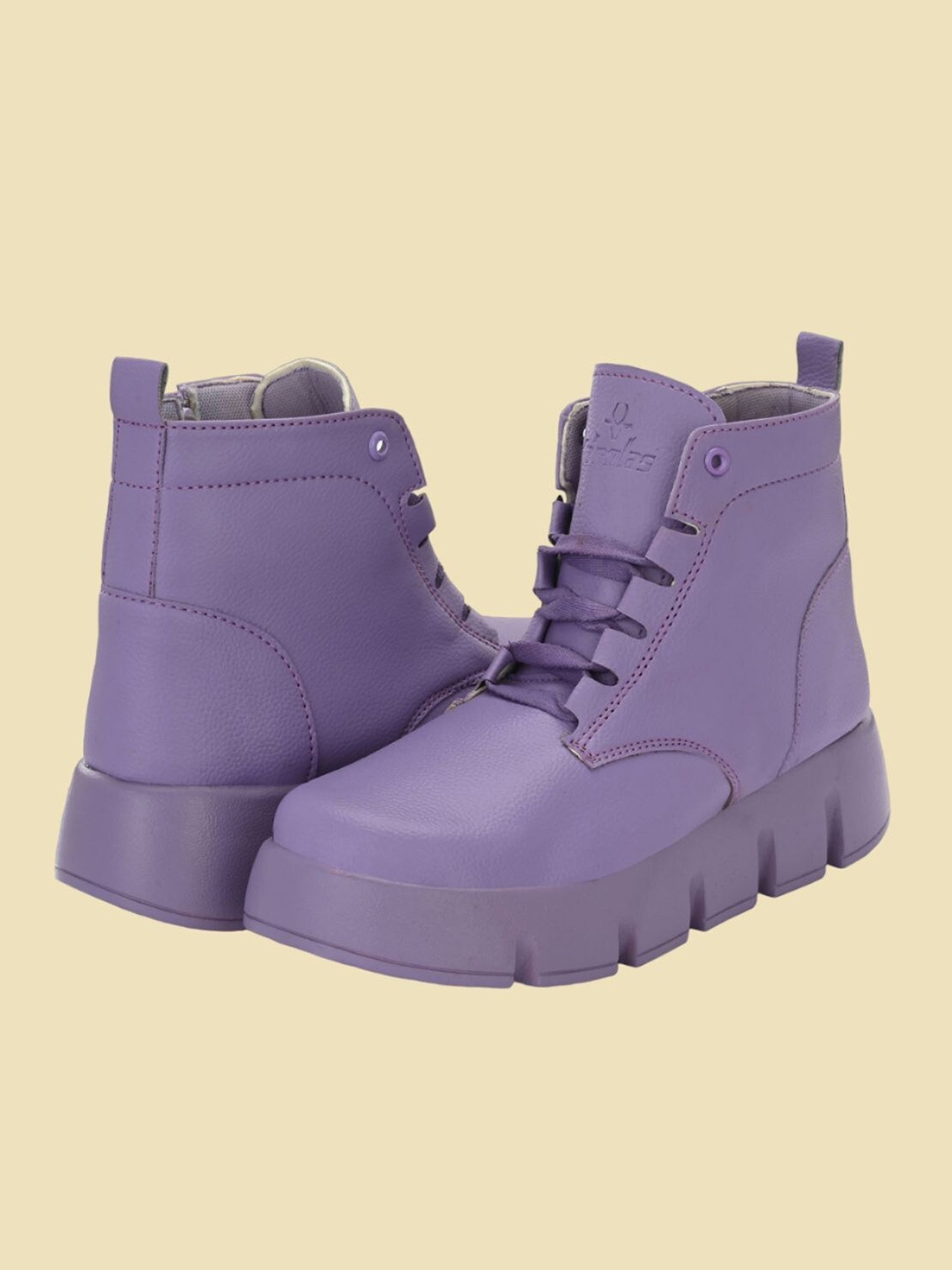 

HIROLAS Women Mid-Top Lace-Up Chunky Boots, Purple