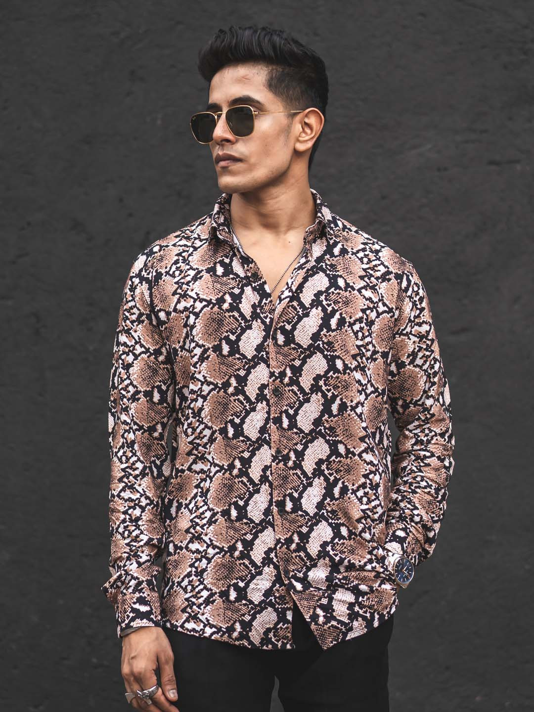 

Powerlook Beige India Slim Abstract Printed Casual Shirt