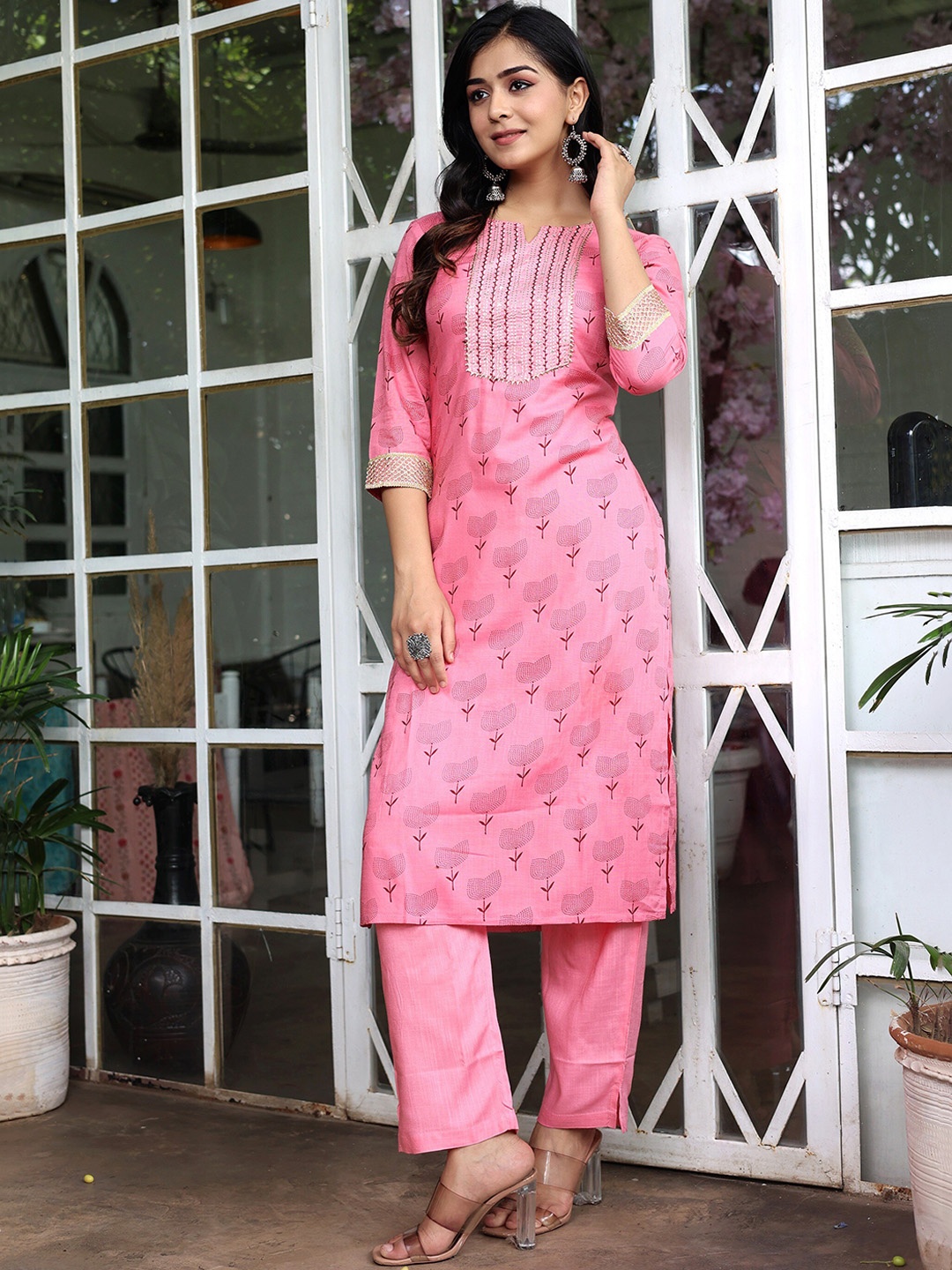 

misbis Floral Printed Gotta Patti Kurta With Trousers, Pink