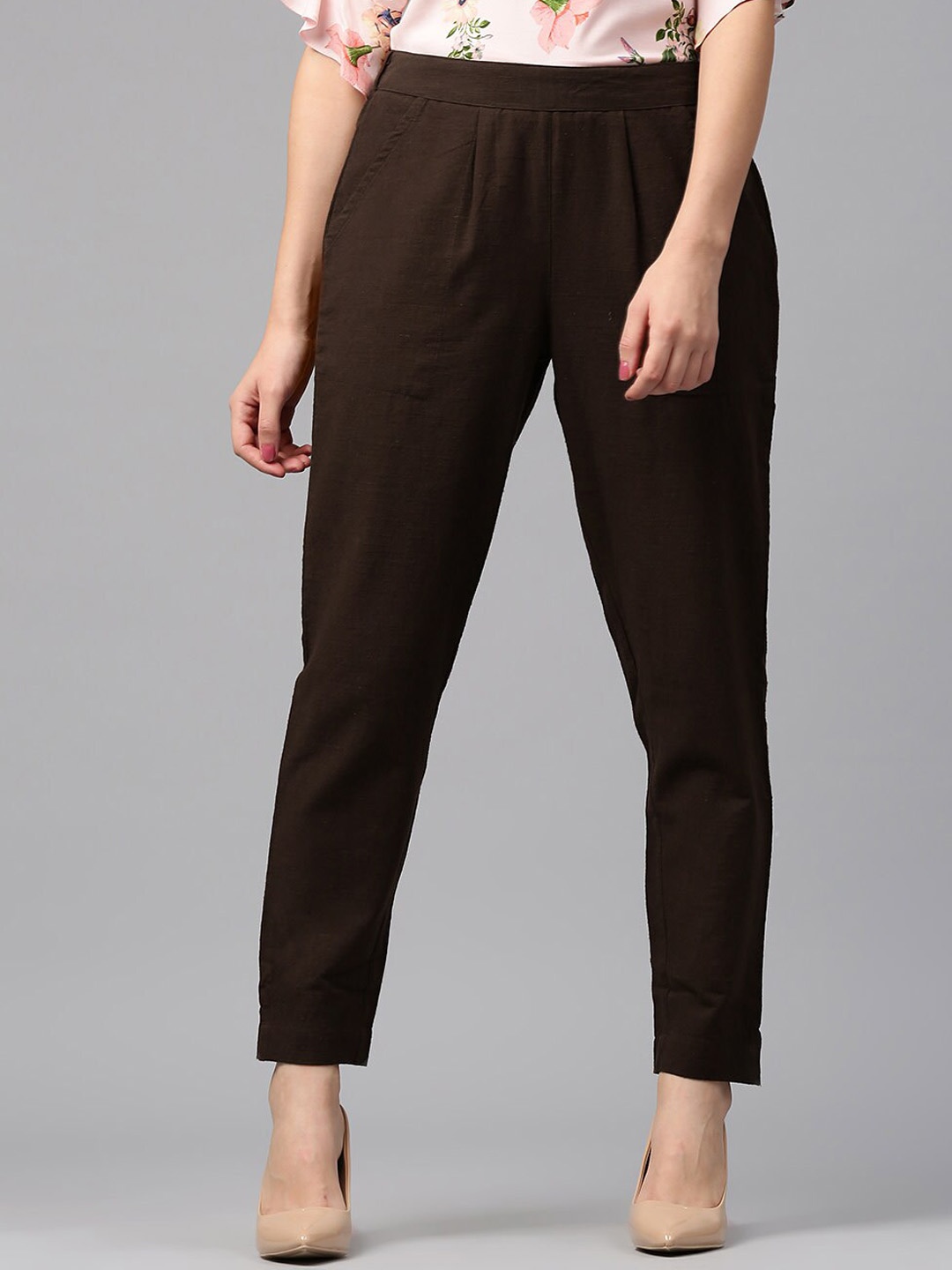 

KALINI Women Mid-Rise Pleated Cotton Trousers, Brown