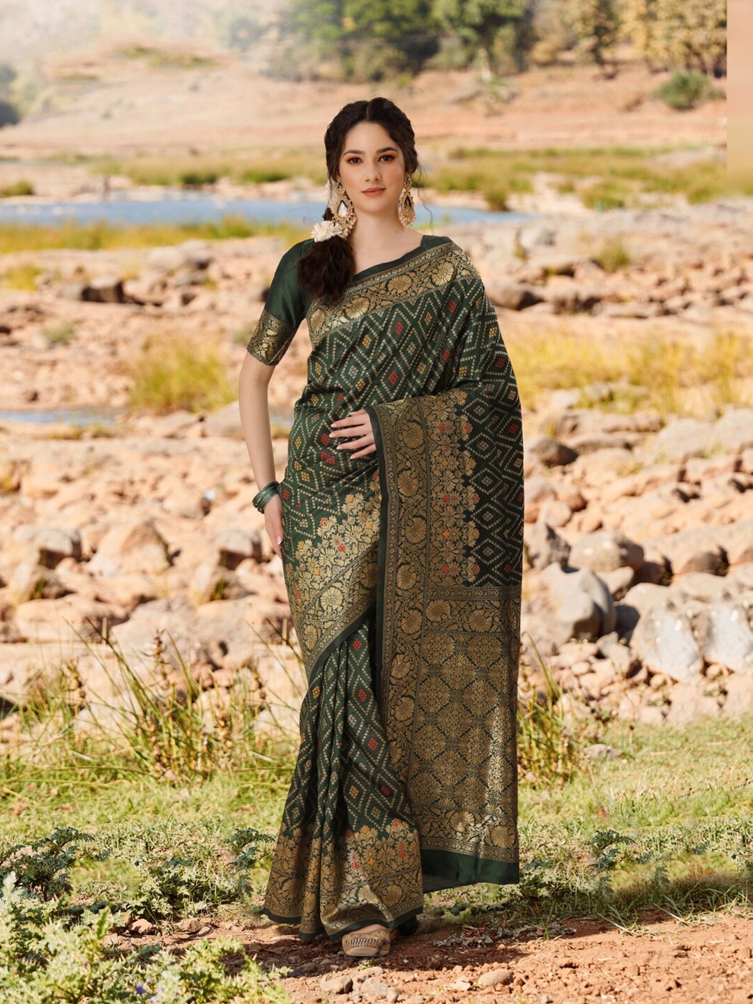 

KALINI Bandhani Printed Zari Detailed Bandhani Saree, Green