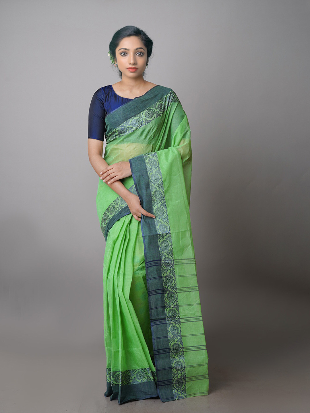 

Unnati Silks Floral Woven Design Pure Cotton Taant Saree, Green