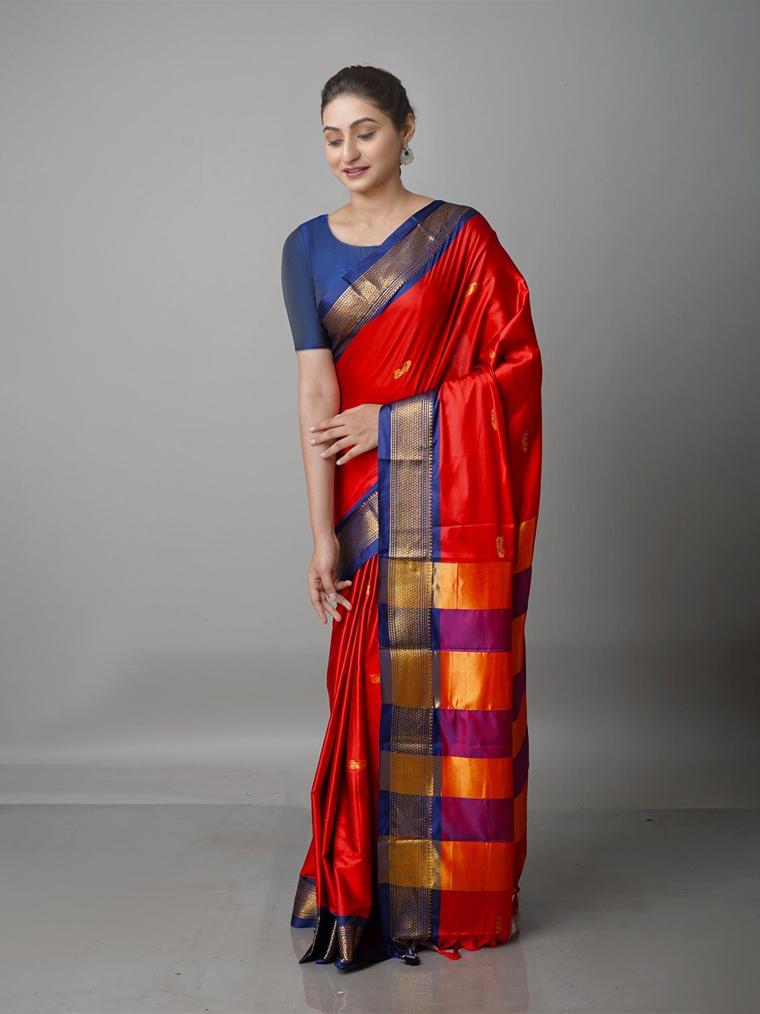 

Unnati Silks Woven Design Zari Silk Blend Kanjeevaram Saree, Red