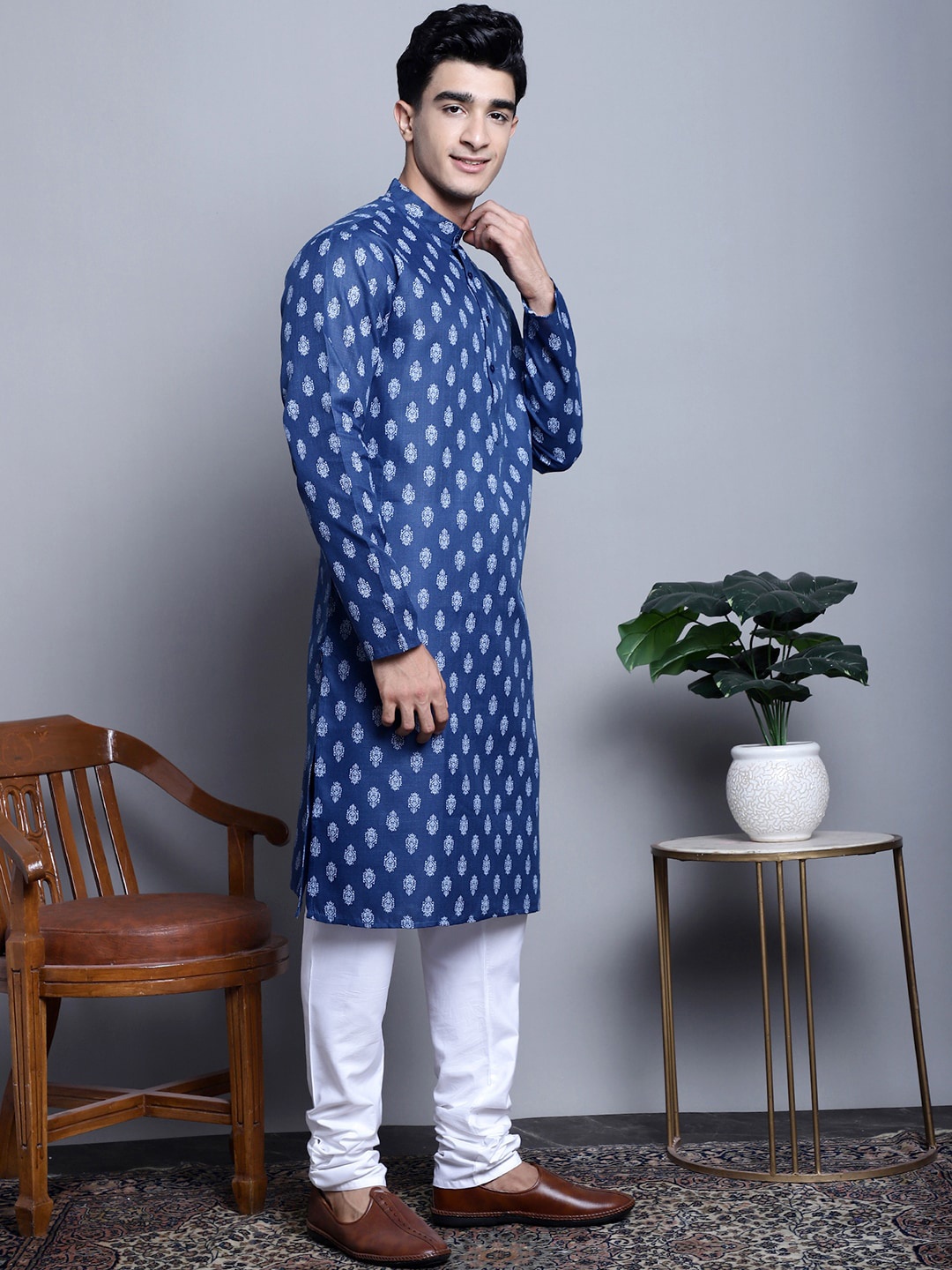 

Jompers Ethnic Motifs Printed Pure Cotton Kurta With Churidar, Navy blue