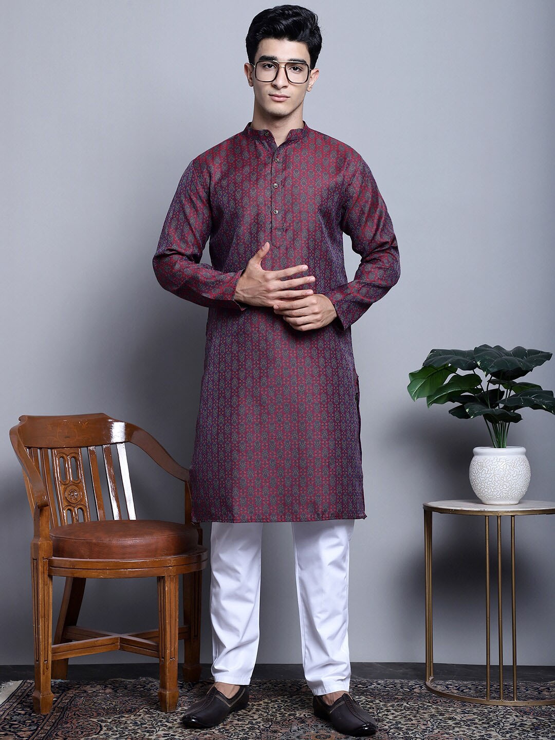 

Jompers Ethnic Motifs Printed Mandarin Collar Kurta With Pyjamas, Maroon
