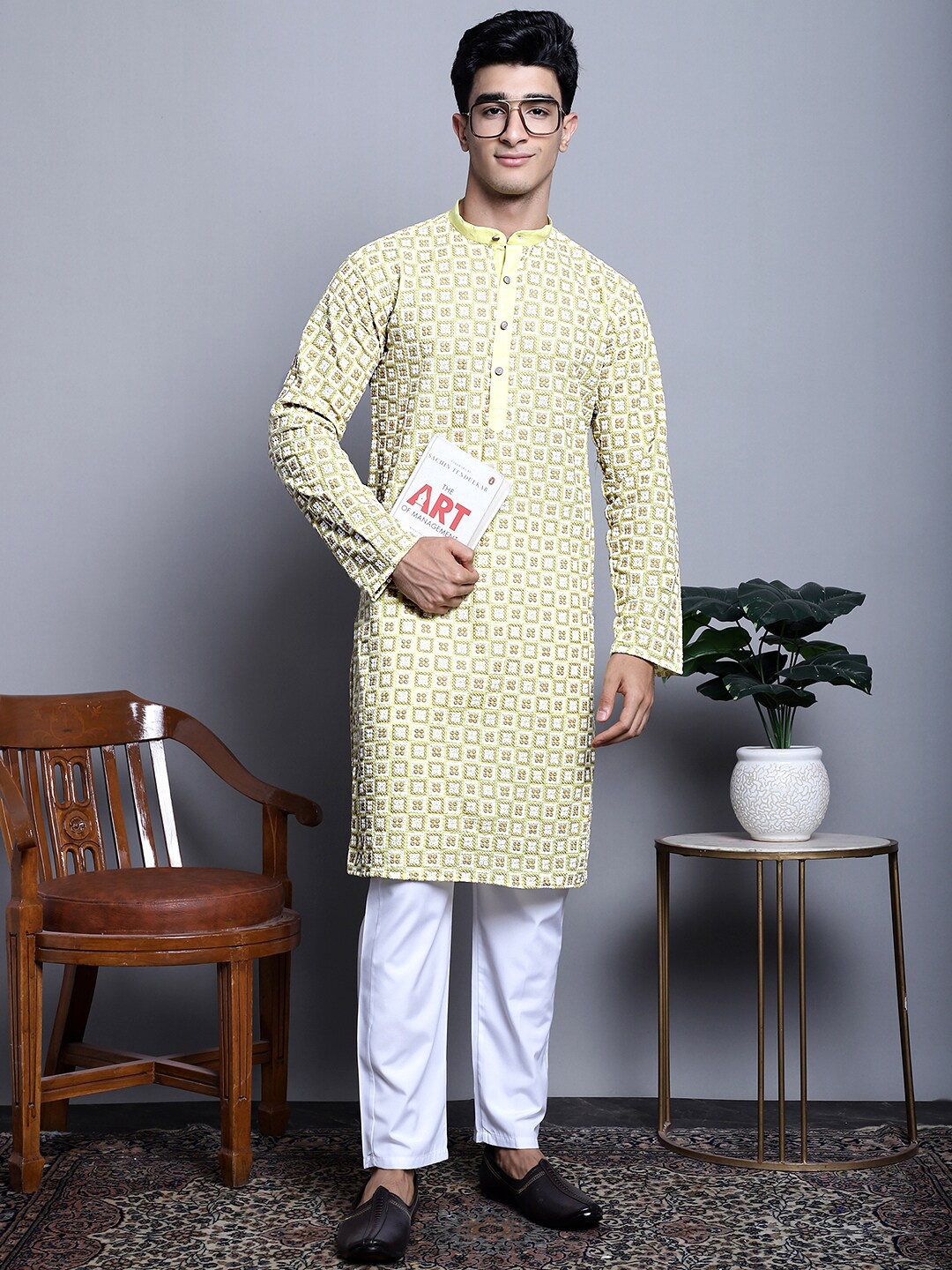 

Jompers Geometric Embroidered Mandarin Collar Pure Cotton Straight Kurta & Pyjamas, Yellow