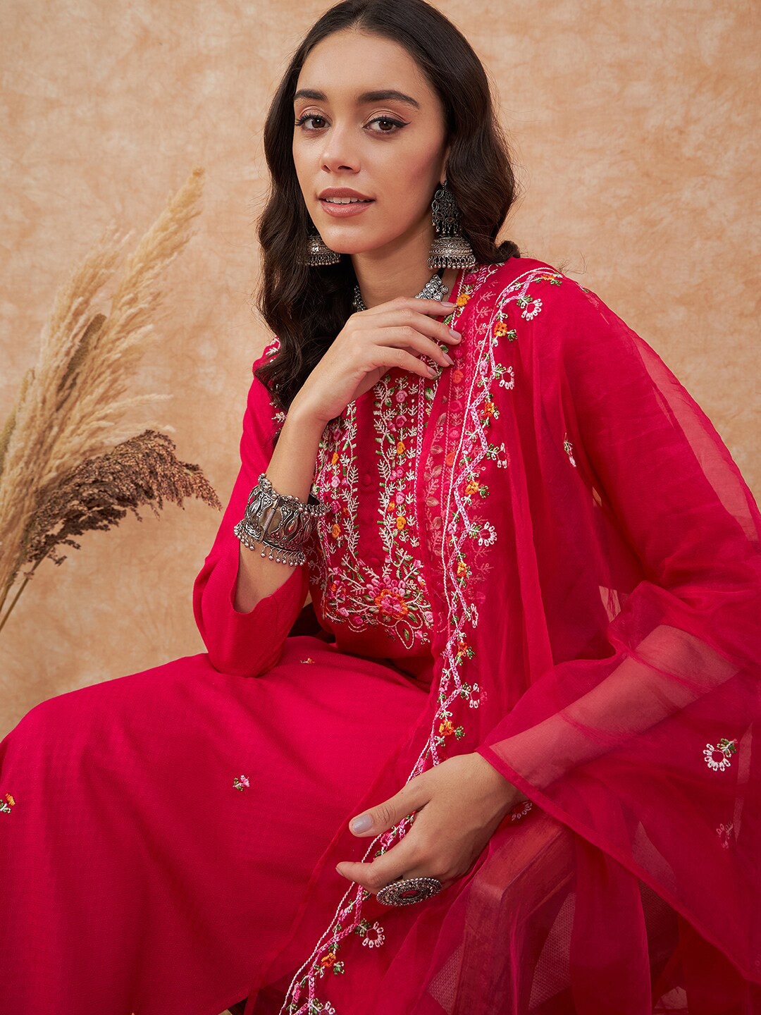 

Sangria Floral Embroidered Straight Kurta With Trouser & Dupatta, Pink