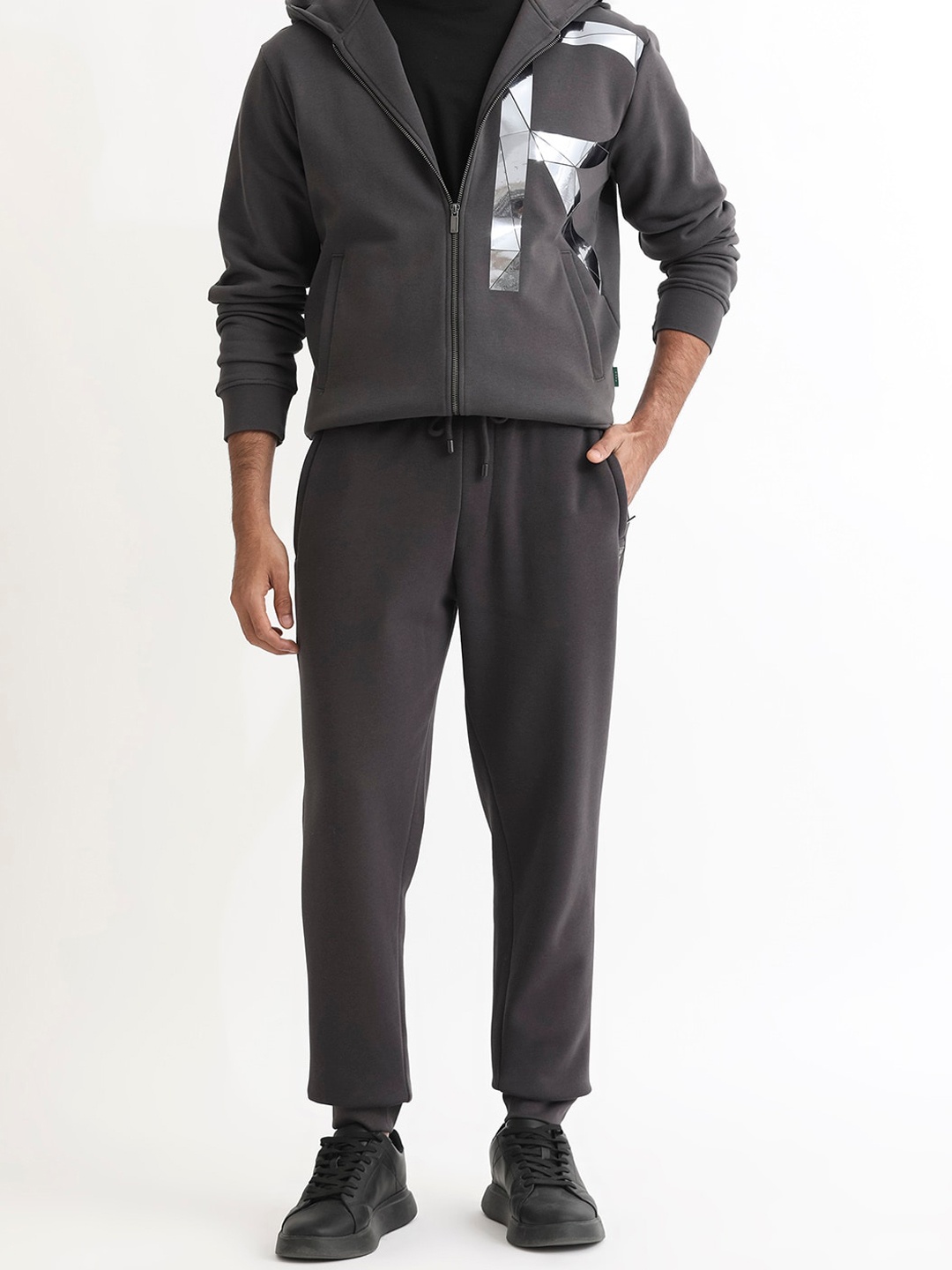 

RARE RABBIT Men Helna Regular Fit Cotton Mid-Rise jogger, Grey