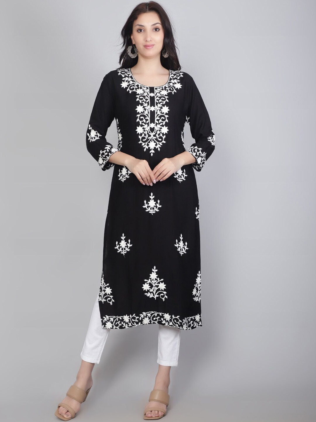 VAIRAGEE Ethnic Motifs Embroidered Thread Work Kurta, Black
