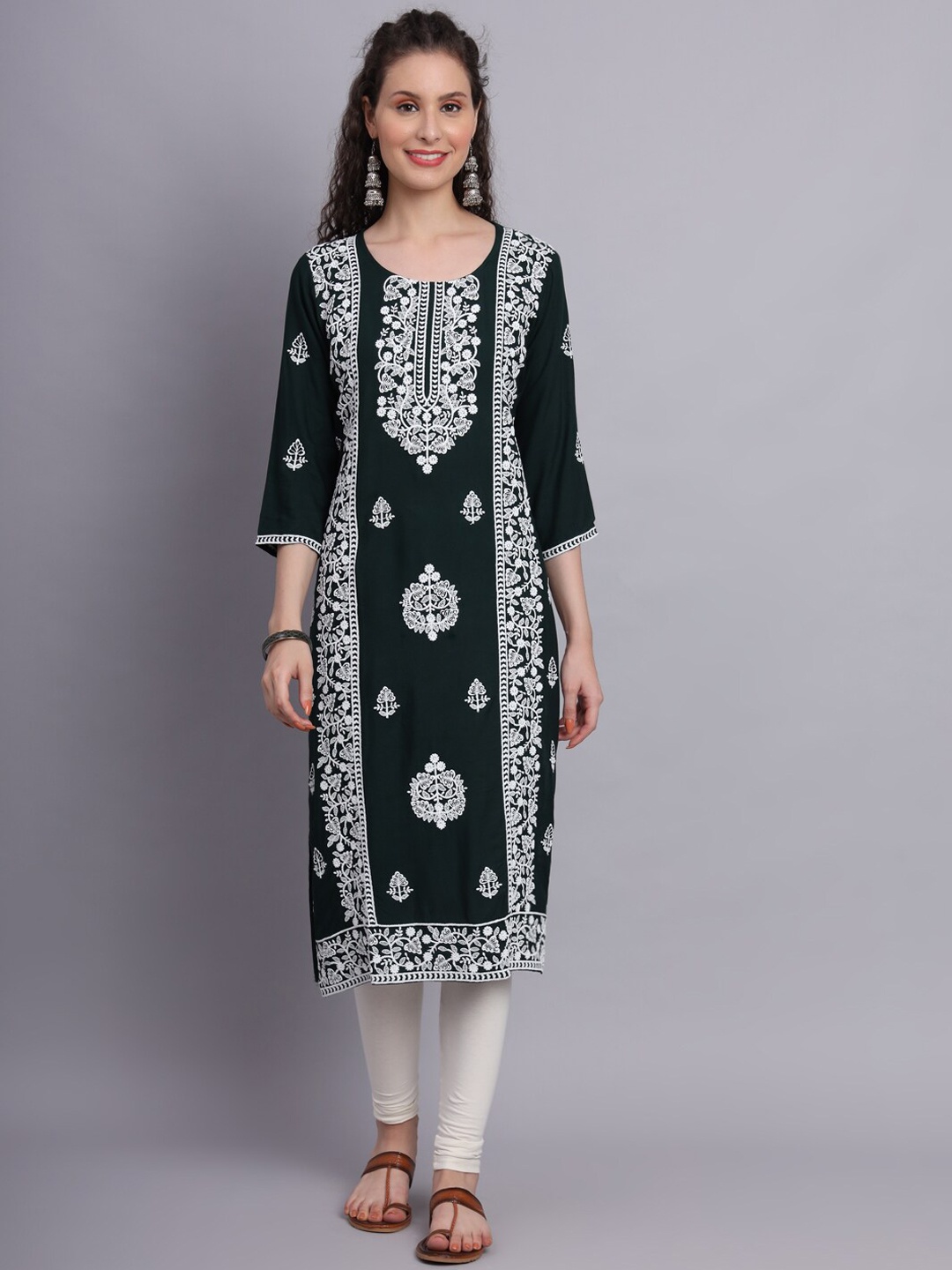 

VAIRAGEE Ethnic Motifs Embroidered Thread Work Kurta, Green