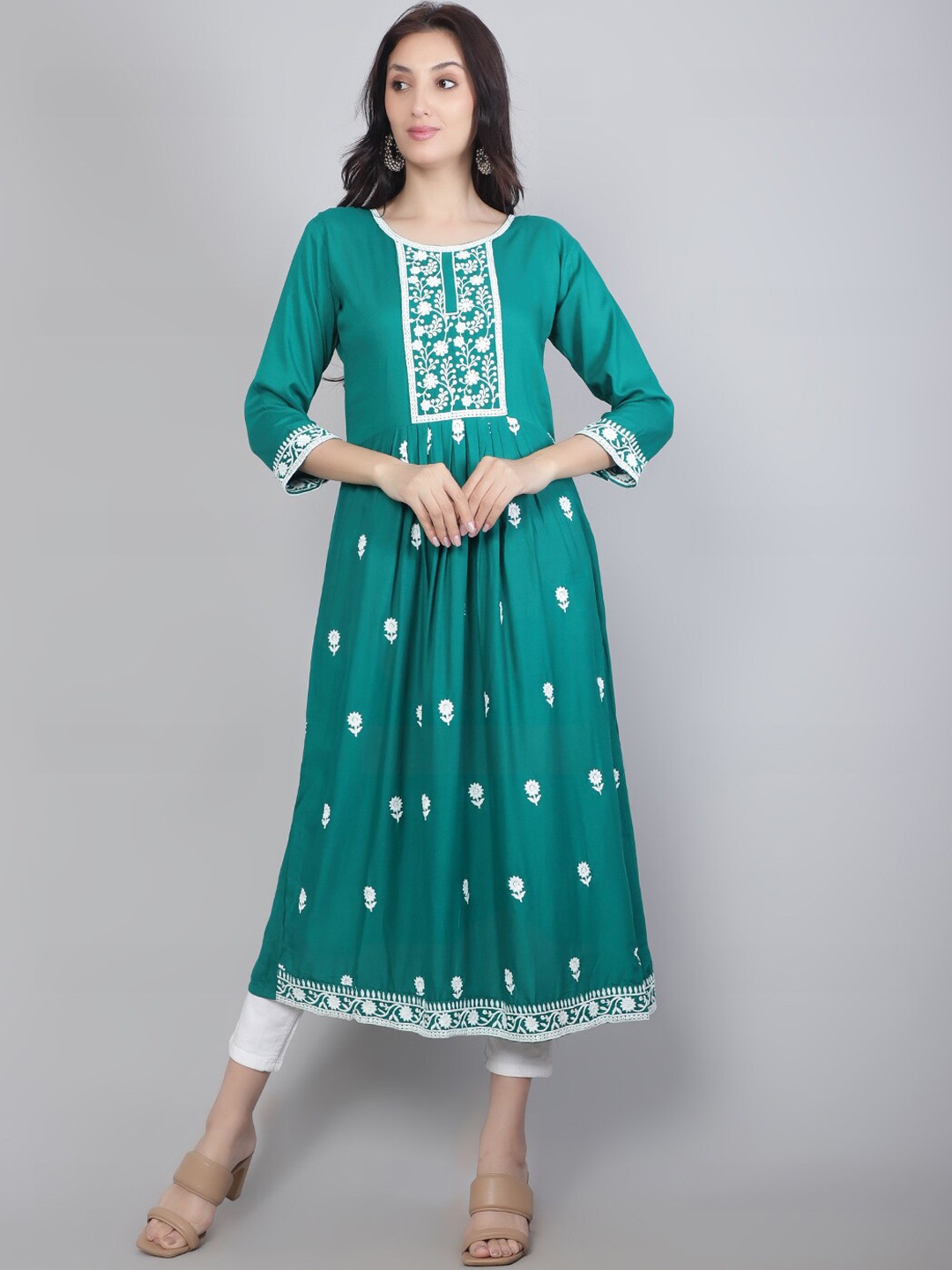 

VAIRAGEE Ethnic Motifs Embroidered Thread Work Kurta, Turquoise blue