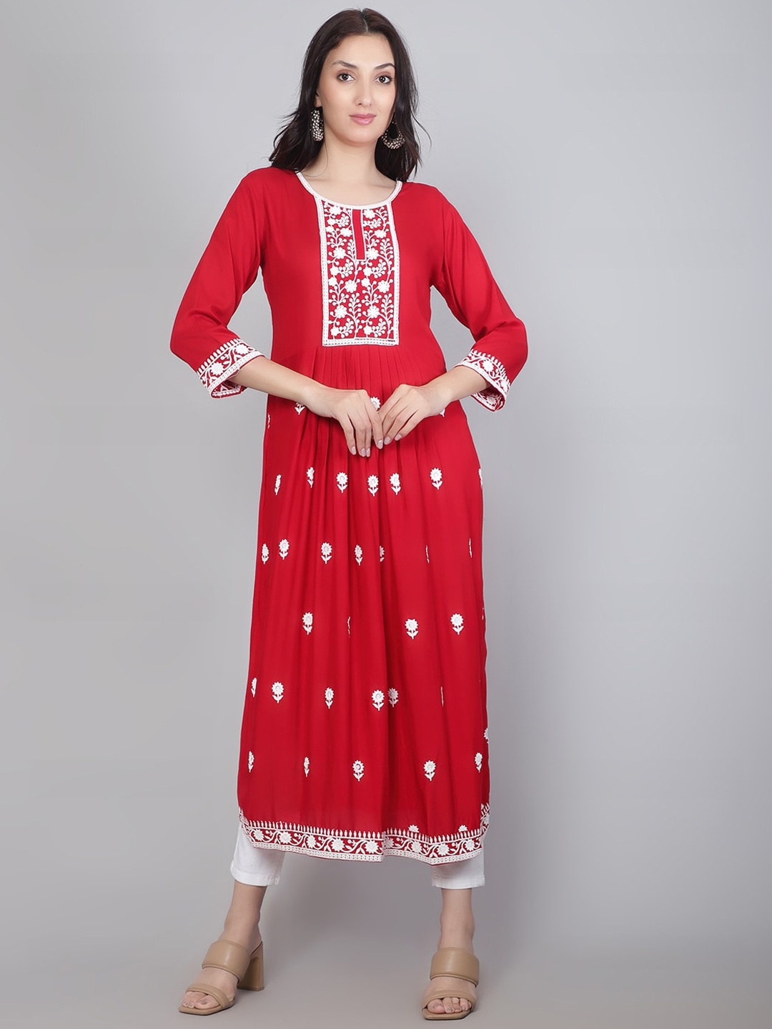 

VAIRAGEE Ethnic Motifs Embroidered Thread Work Kurta, Red