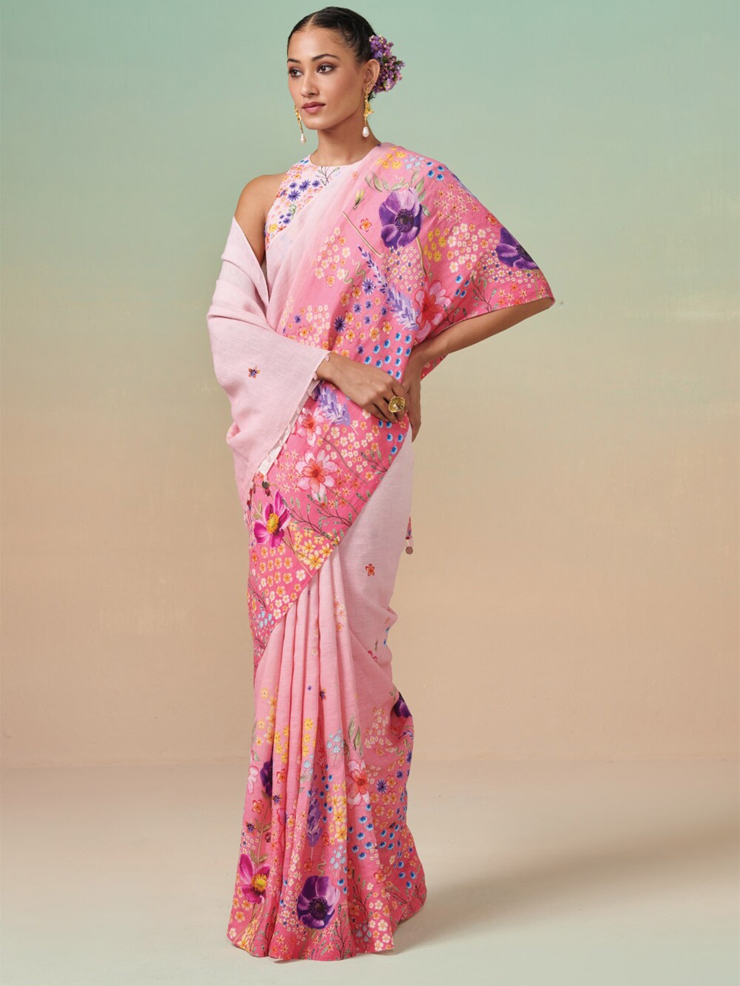 

Dressfolk Floral Printed Pure Linen Saree, Pink