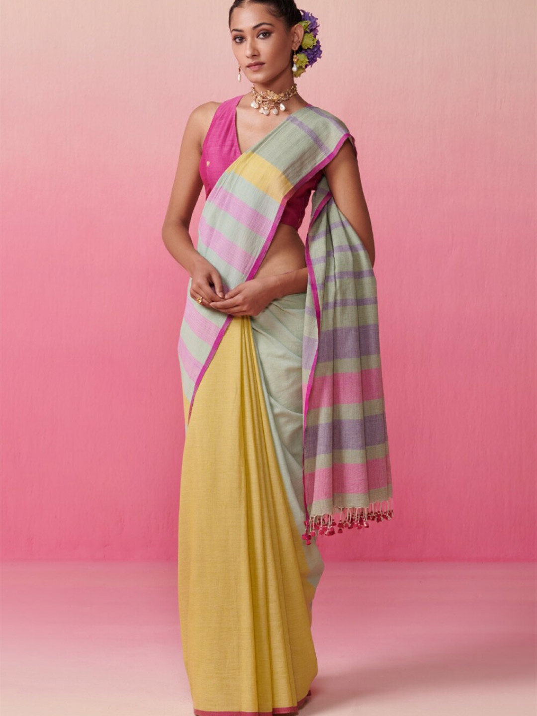 

Dressfolk Striped Pure Cotton Saree, Green