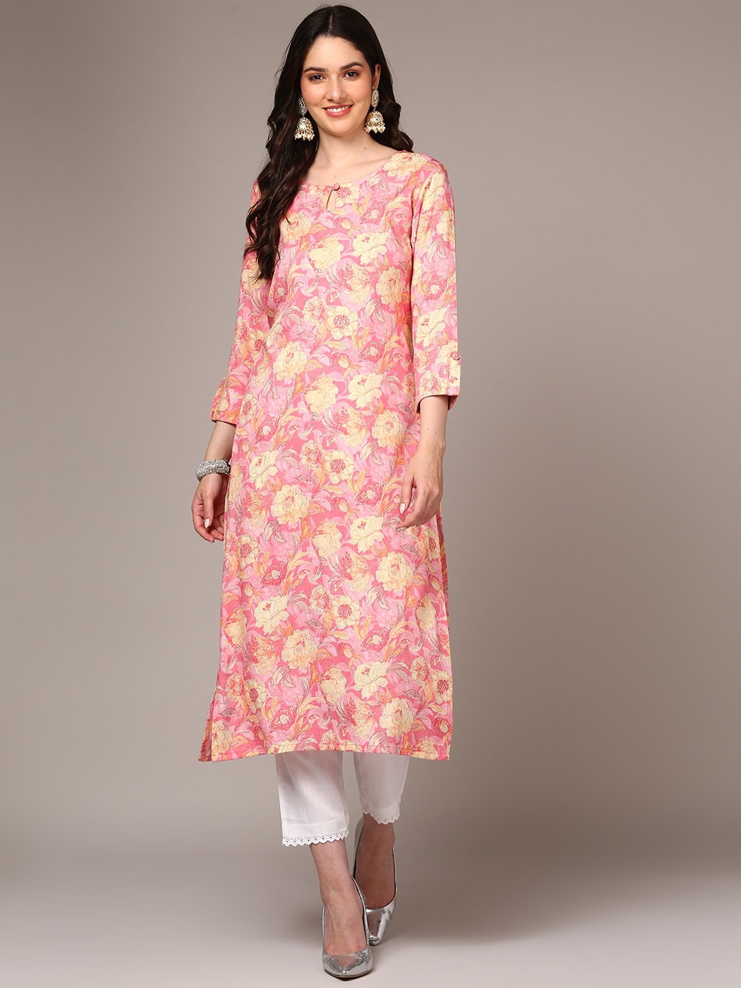 

AHIKA Floral Printed Keyhole Neck Straight Kurta, Pink
