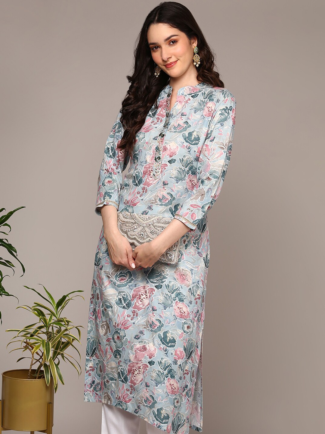 

AHIKA Floral Printed Mandarin Collar Straight Kurta, Blue