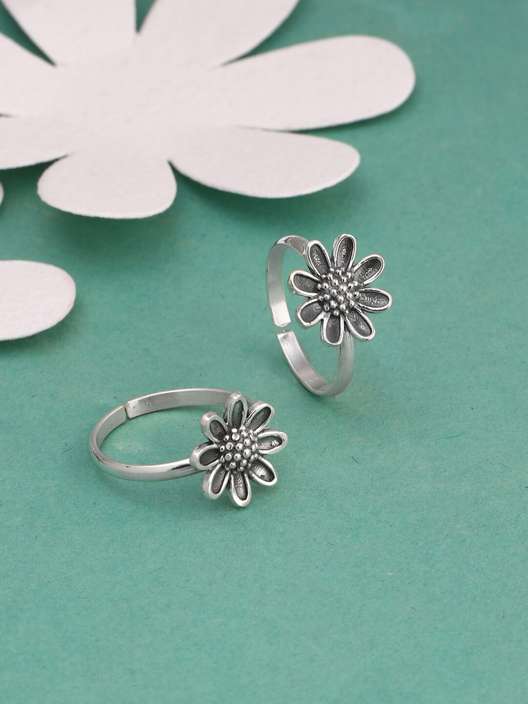

GIVA 925 Sterling Silver Rhodium Plated Adjustable Floral Toe Rings