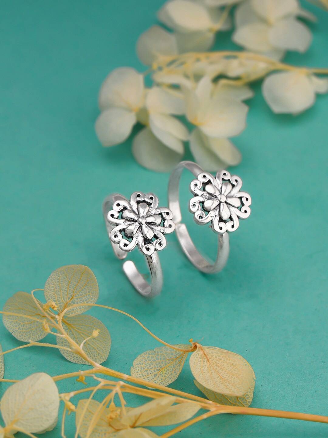 

GIVA Set of 2 925 Sterling Silver Rhodium-Plated Toe Rings