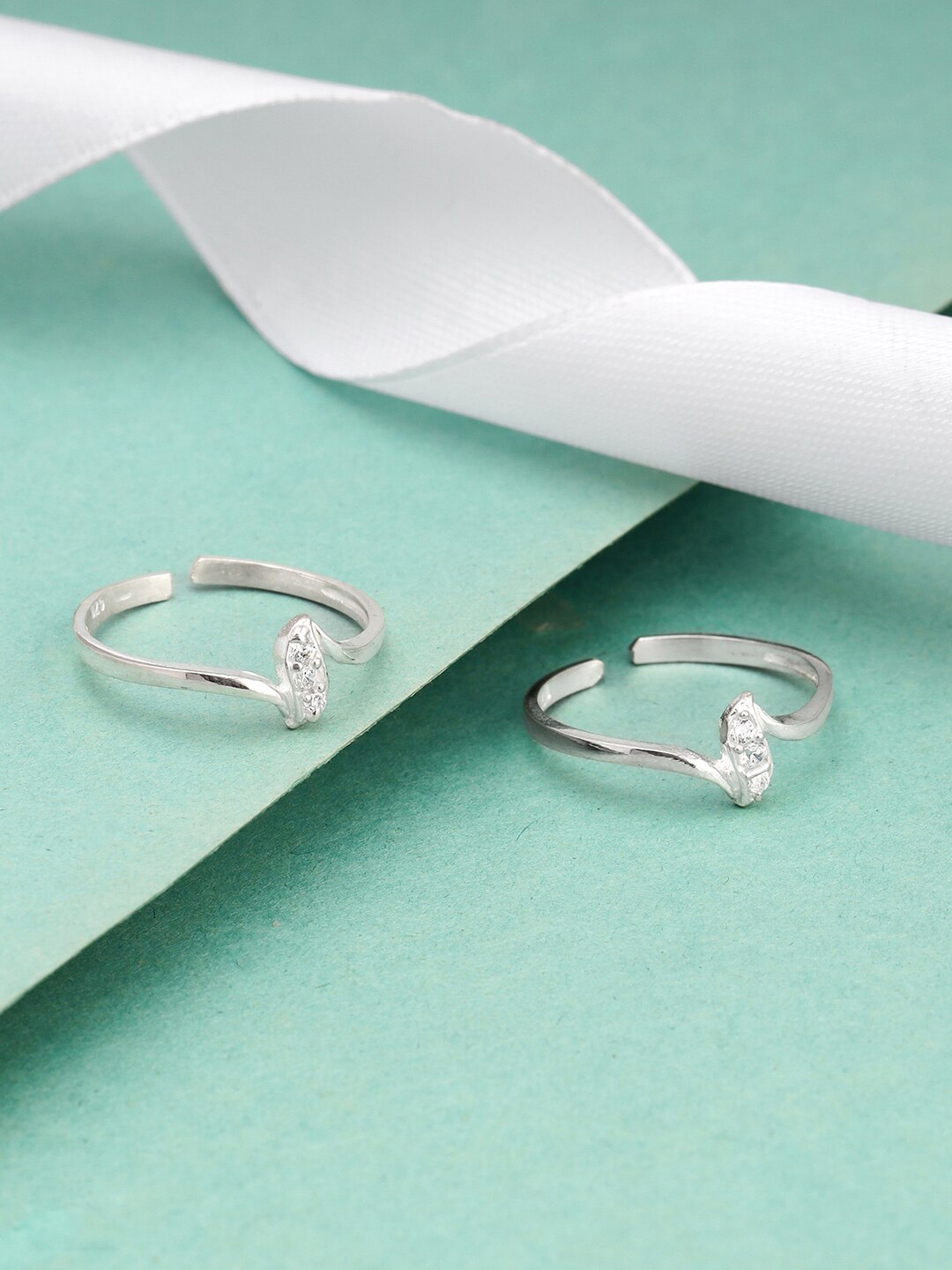 

GIVA Set of 2 925 Sterling Silver Rhodium-Plated Cubic Zirconia-Studded Toe Rings