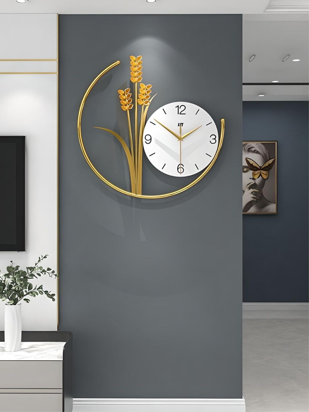 

The Art House White & Gold-Toned Abstract Shaped Contemporary Analogue Wall Clock