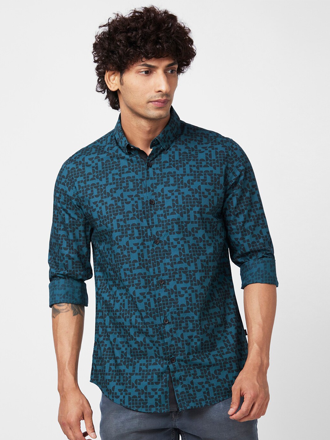 

SPYKAR Slim Fit Geometric Printed Opaque Cotton Casual Shirt, Teal