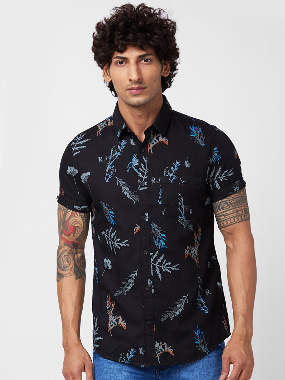 

SPYKAR Slim Fit Floral Printed Opaque Cotton Casual Shirt, Black