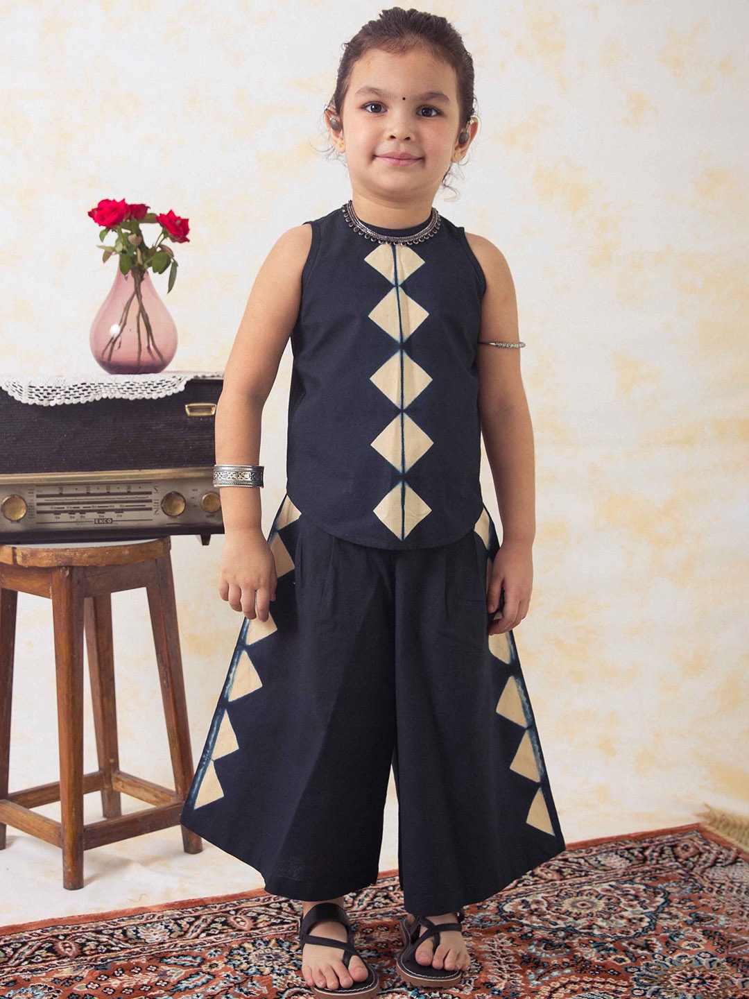 

Tiber Taber Girls Printed Pure Cotton Top With Palazzos, Black