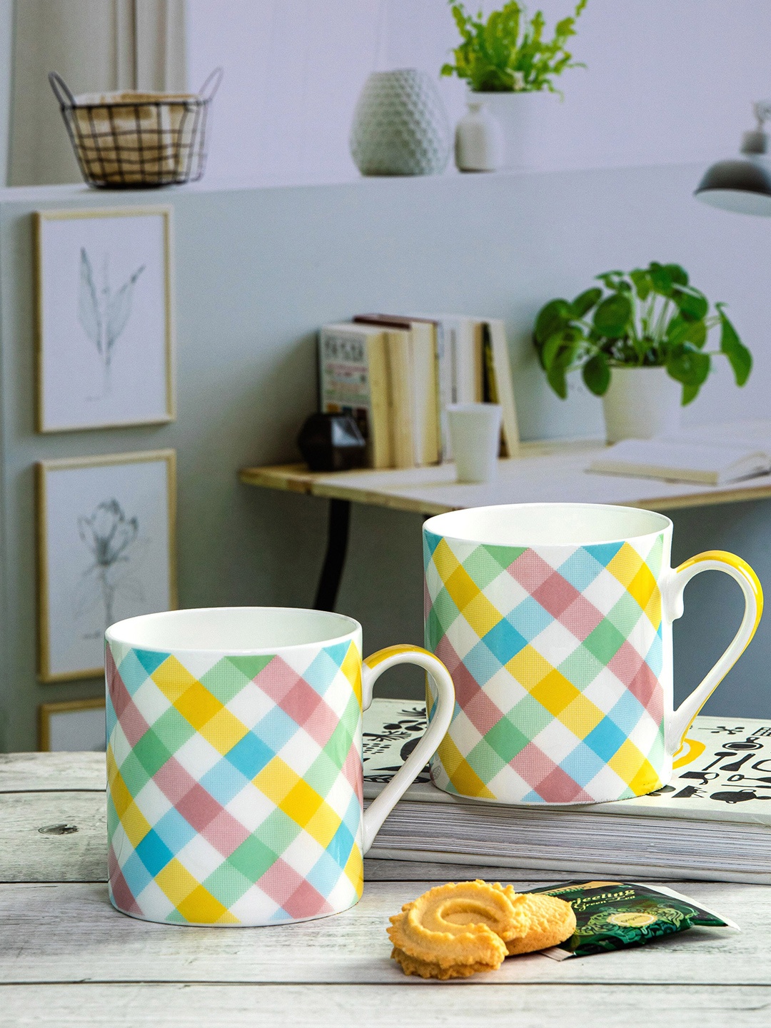 

GOODHOMES 2 Pcs White & Blue Checked Bone China Glossy Coffee Mugs - 360 ML