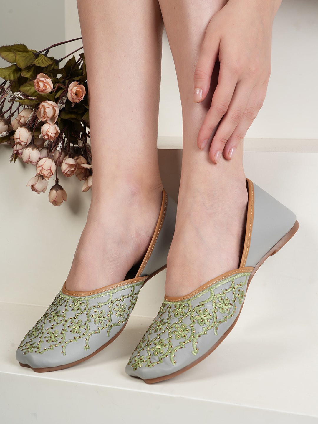 

Anouk Sea Green Ethnic Embellished Mojaris