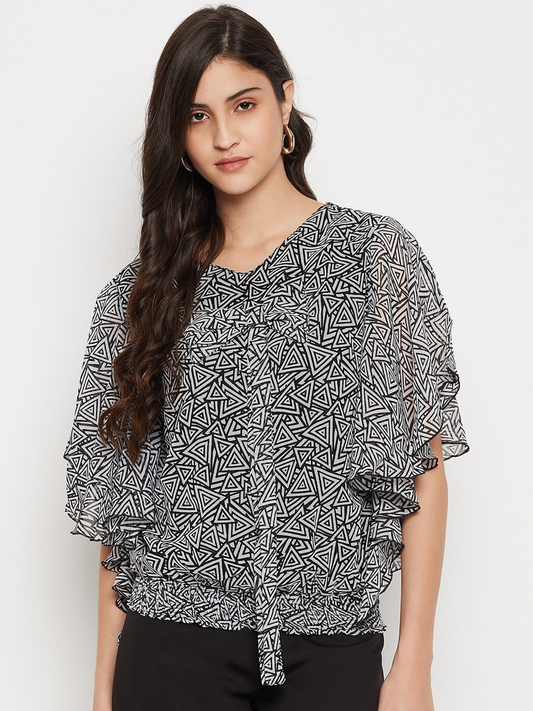 

STYLE BLUSH Geometric Printed Flutter Sleeves Top, Black