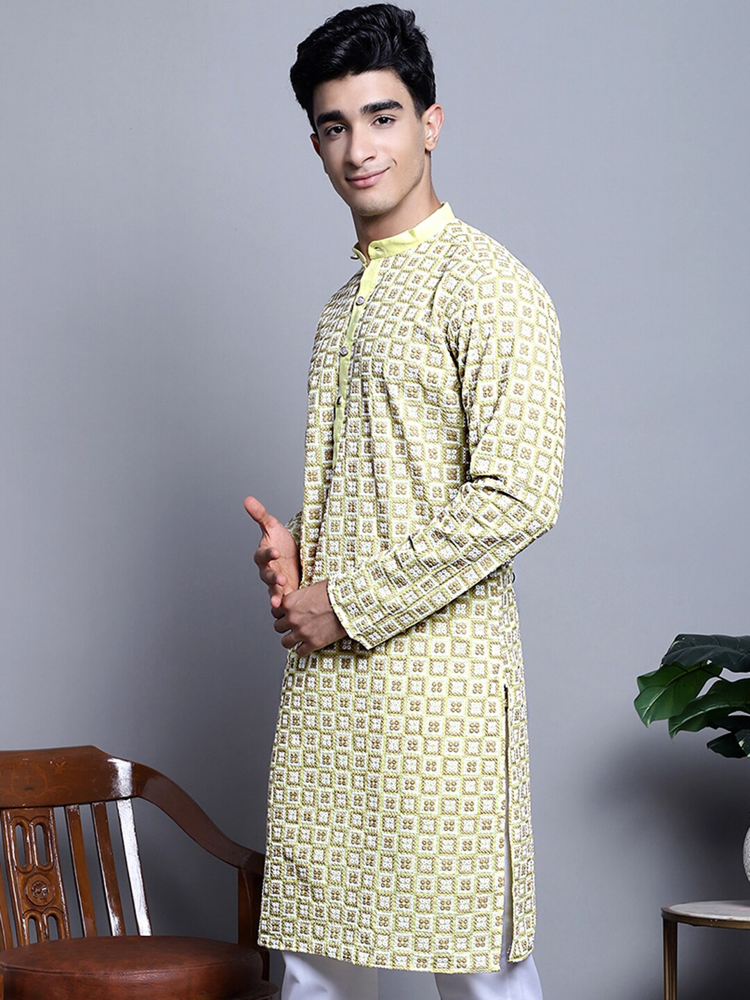 

Jompers Ethnic Motifs Embroidered Pure Cotton Straight Kurta, Yellow