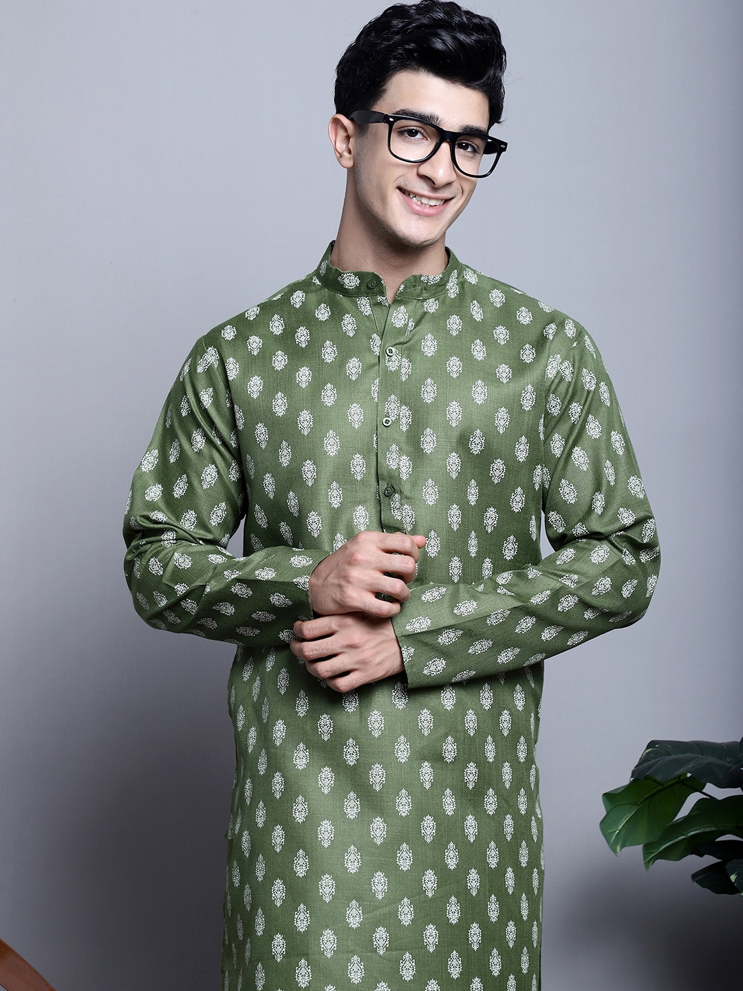 

Jompers Ethnic Motifs Printed Mandarin Collar Straight Kurta, Olive