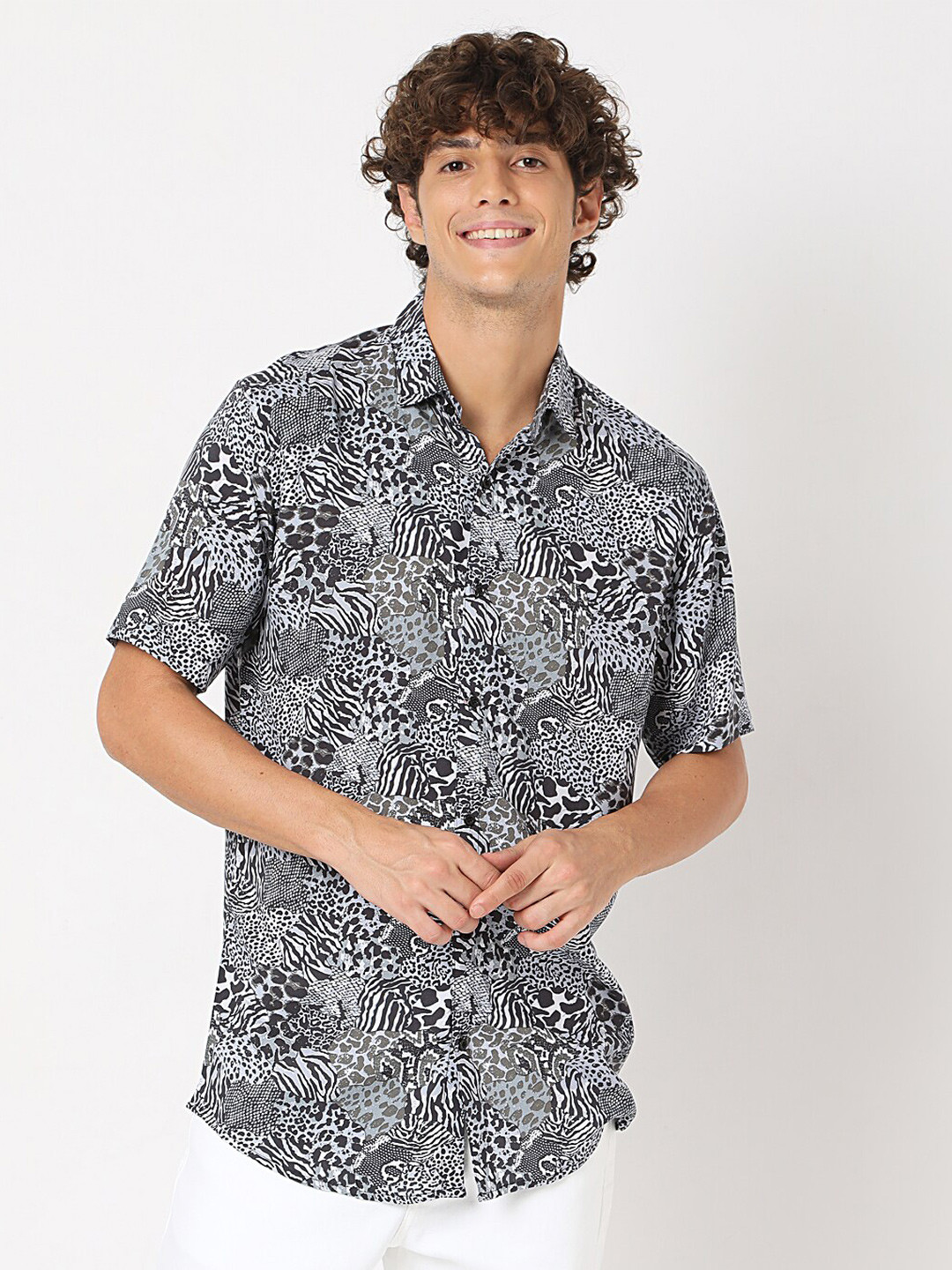

7Shores Classic Animal Printed Spread Collar Short Sleeve Casual Shirt, Black