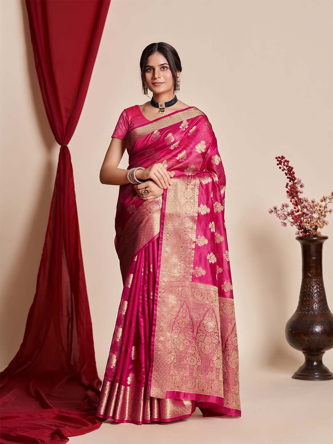 

Mitera Pink & Gold-Toned Ethnic Motifs Woven Design Zari Detailed Organza Saree