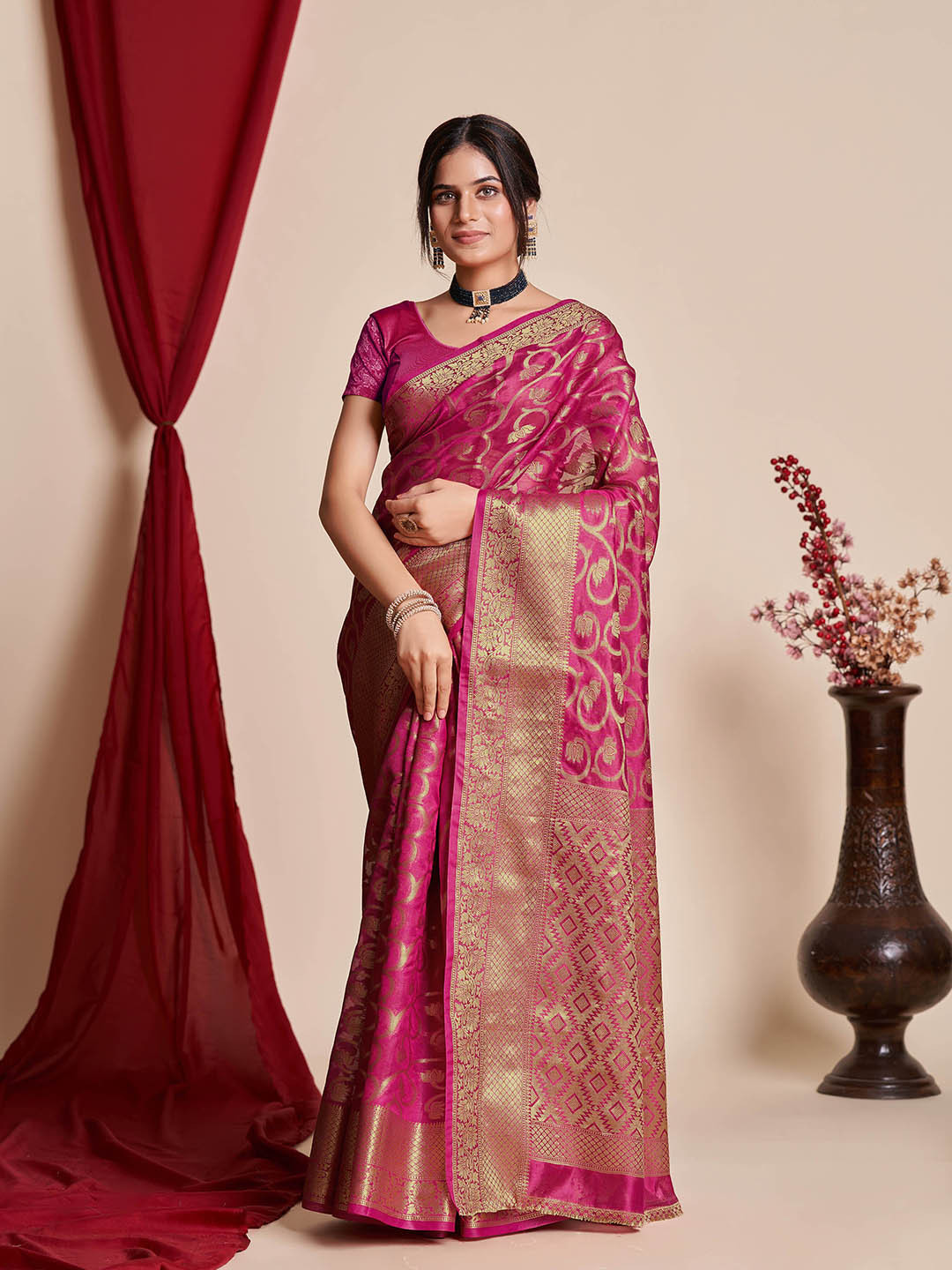

Mitera Woven Design Zari Banarasi Saree, Pink
