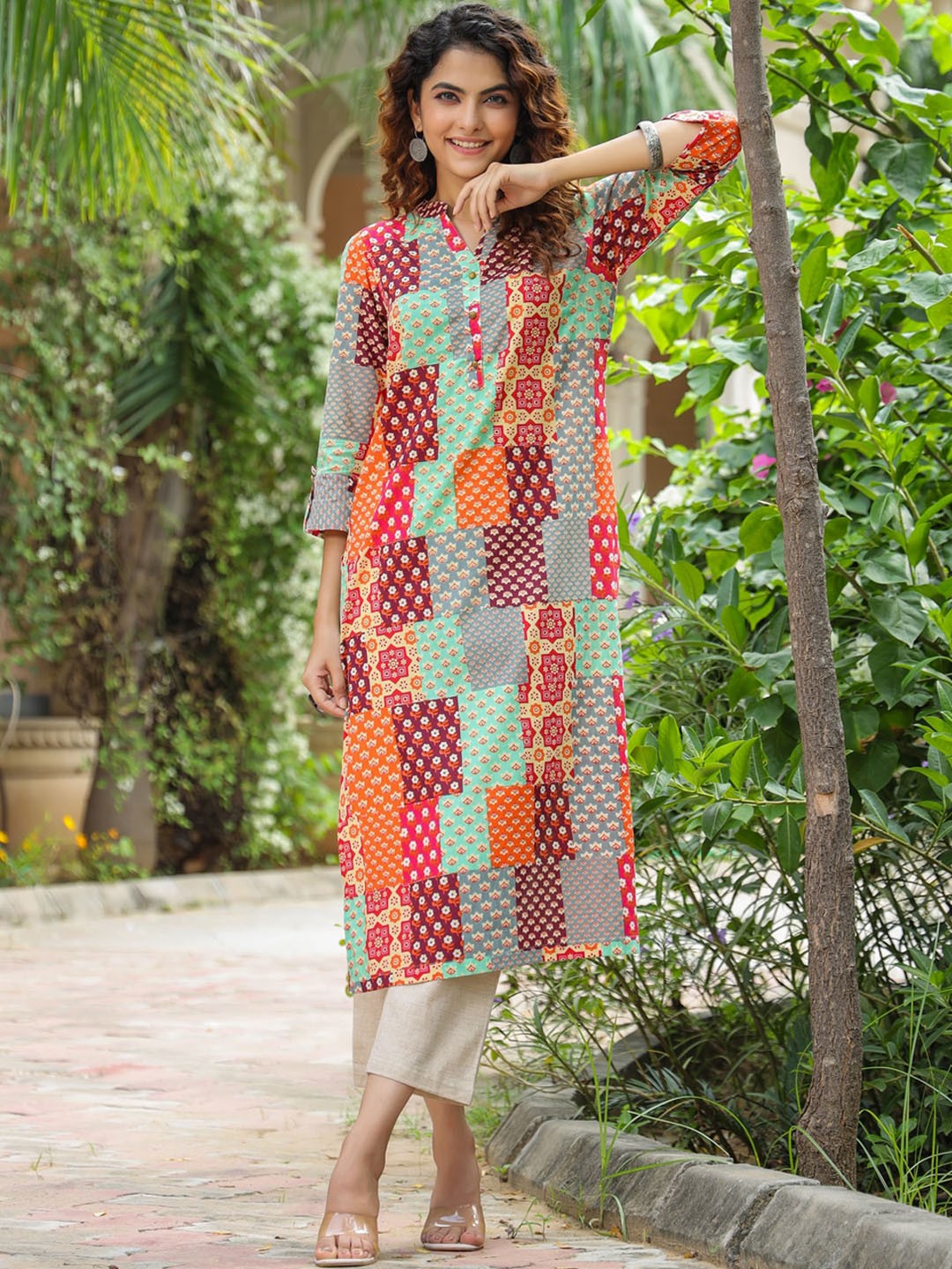 

Rain & Rainbow Ethnic Motifs Printed Band Collar Kurta, Red
