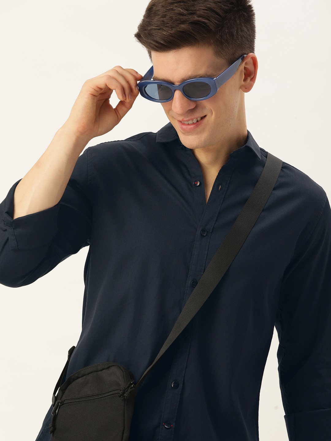 

Mast & Harbour Men Classic Slim Fit Opaque Casual Shirt, Navy blue