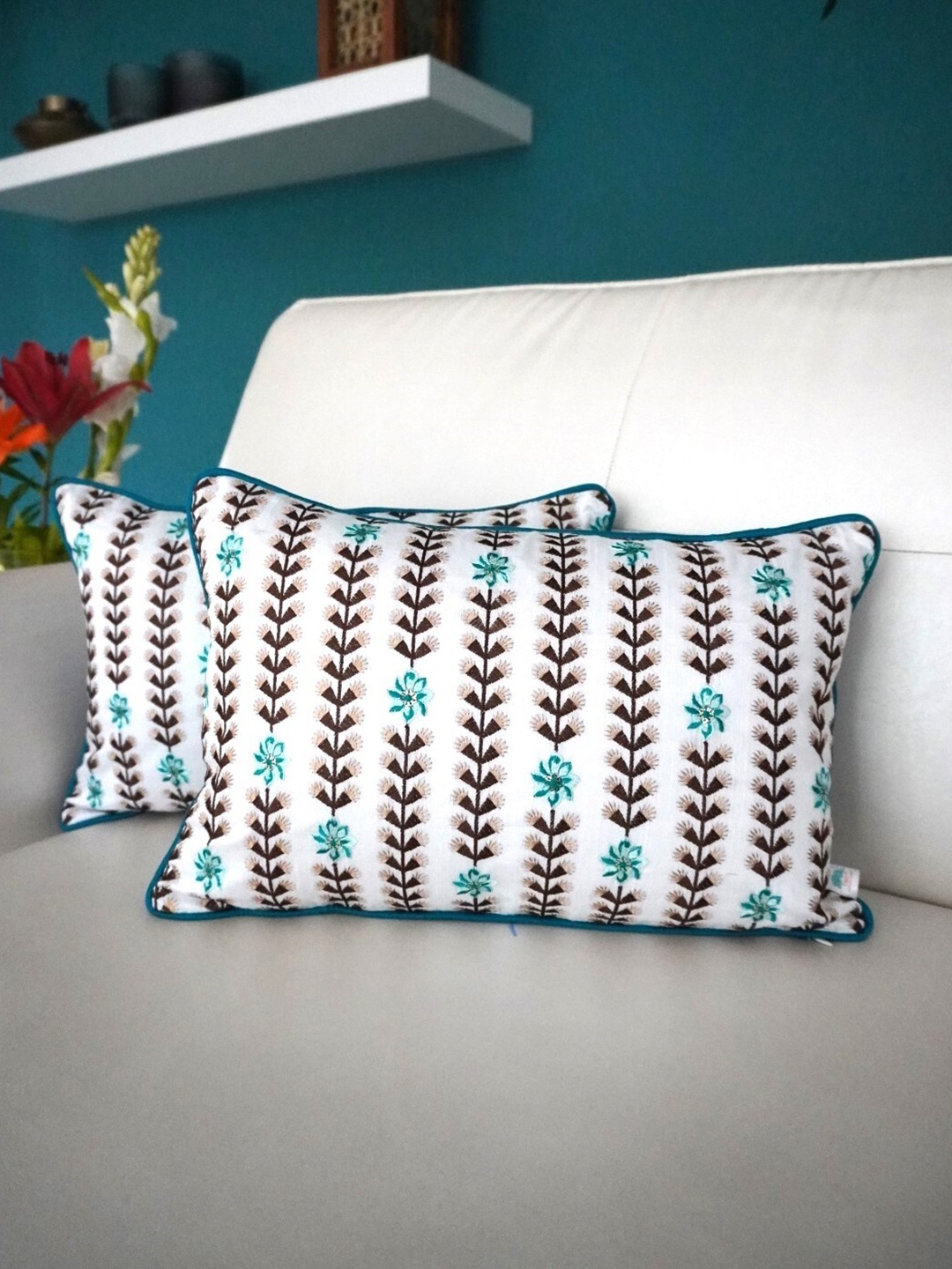 

TARA- Sparkling Homes Blue & White 2-Pieces Floral Rectangle Cushion Covers