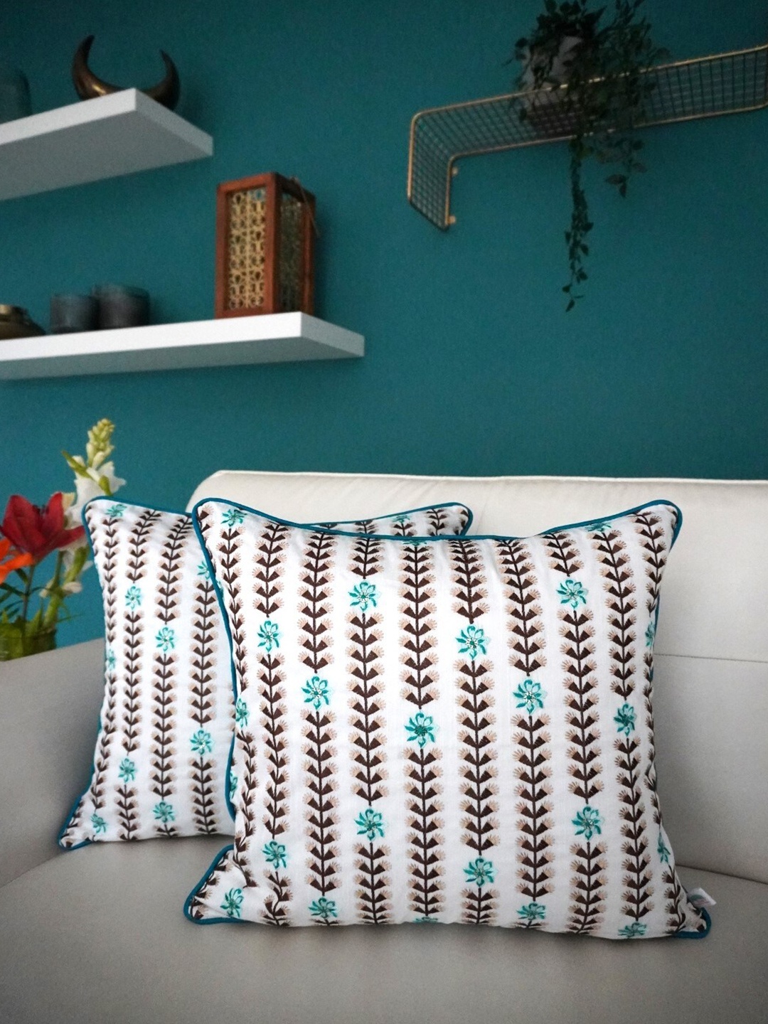 

TARA- Sparkling Homes Blue & White 2-Pieces Floral Square Cushion Covers