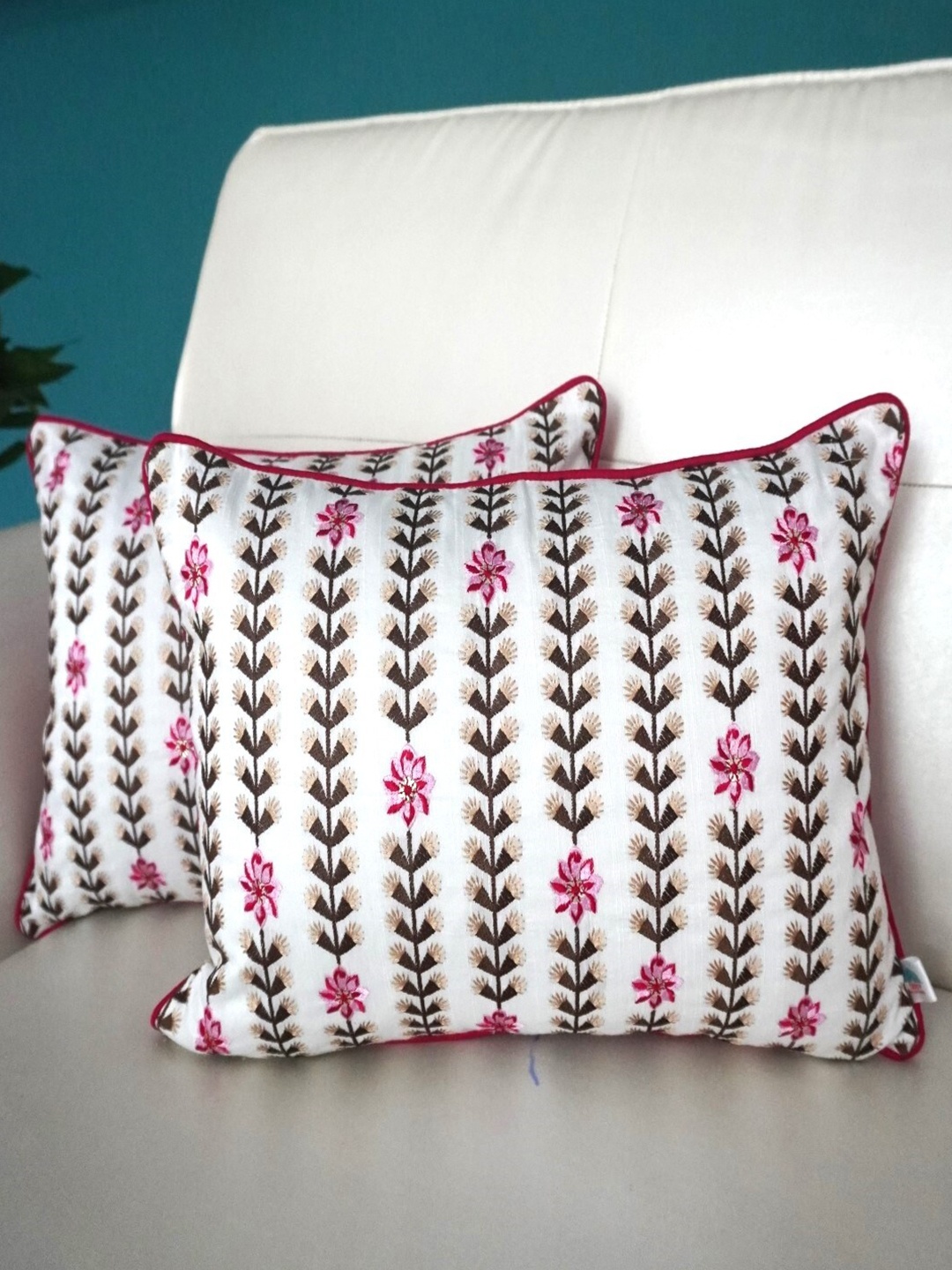 

TARA- Sparkling Homes Pink & White 2-Pieces Floral Rectangle Cushion Covers