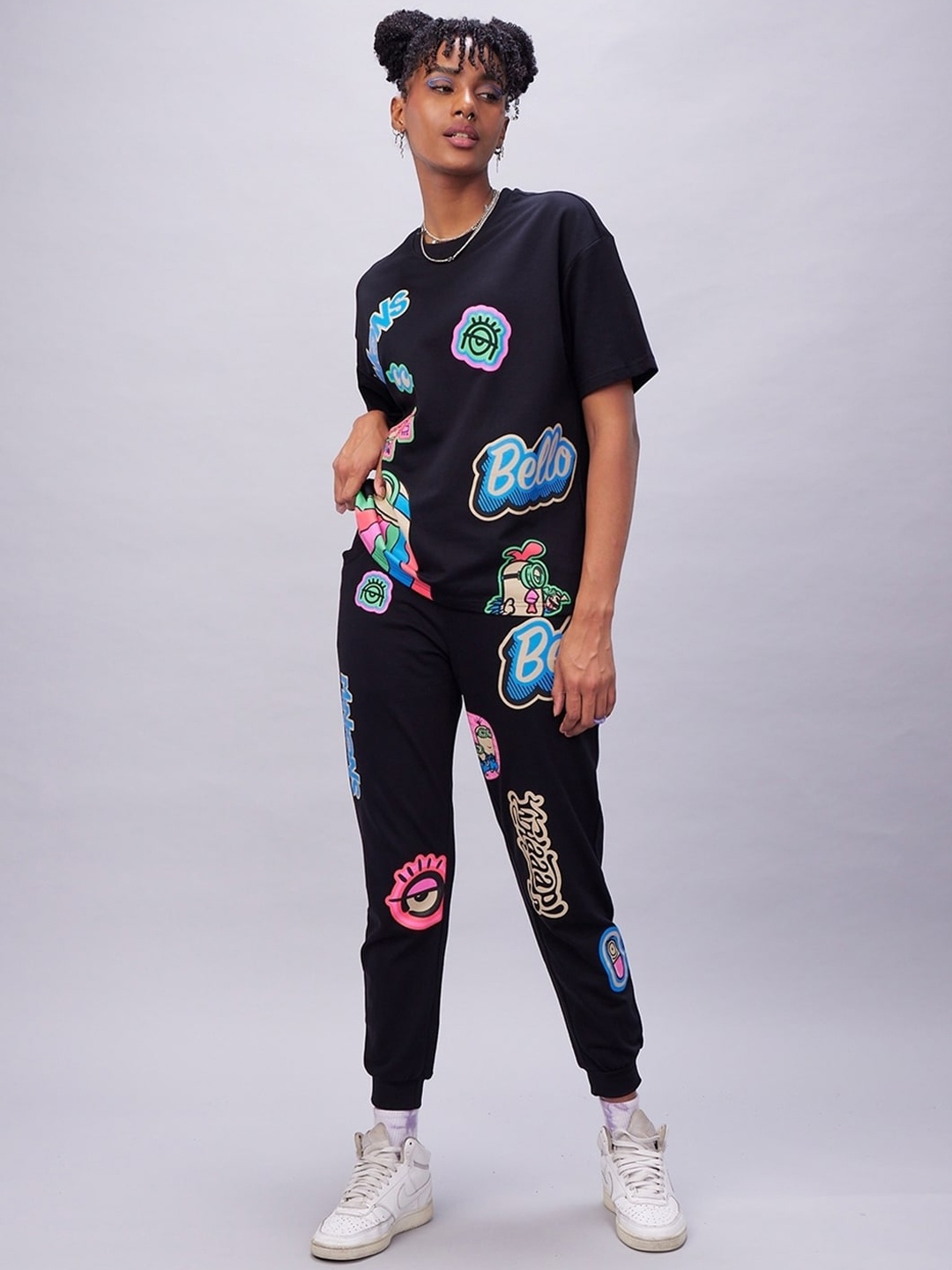 

Bewakoof Graphic Minions Printed Pure Cotton Oversized T-shirt & Jogger, Black