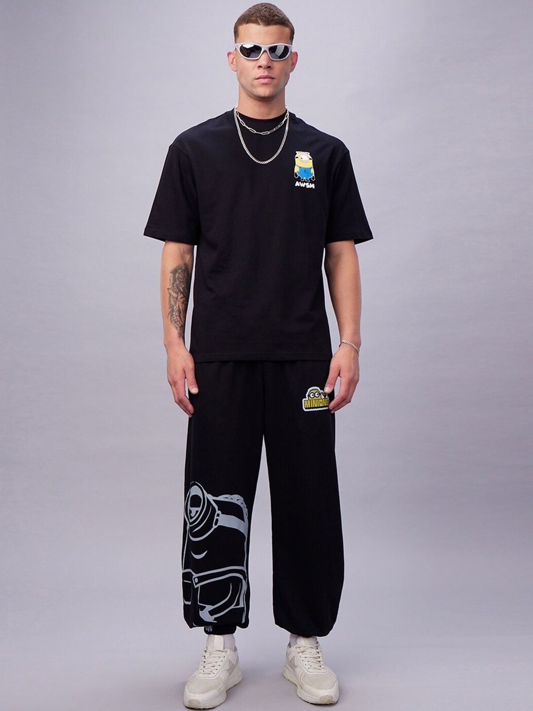 

Bewakoof Black Minions Graphic Printed Pure Cotton Oversized T-shirt & Joggers