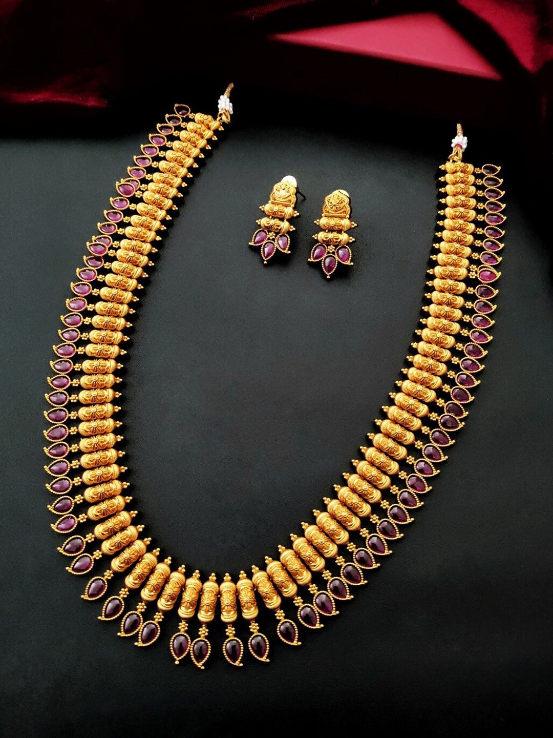 

Pihtara Jewels Gold-Plated Stone-Studded Jewellery Set