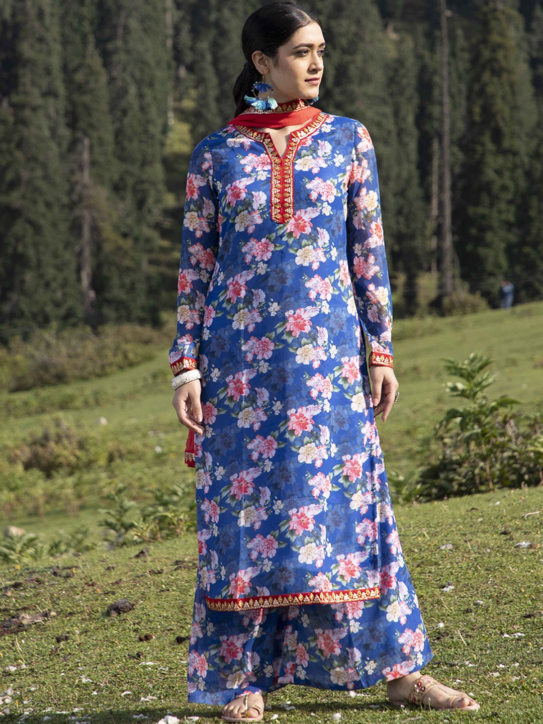 

AKS Couture Floral Printed Sequined Straight Kurta & Palazzos With Dupatta, Blue