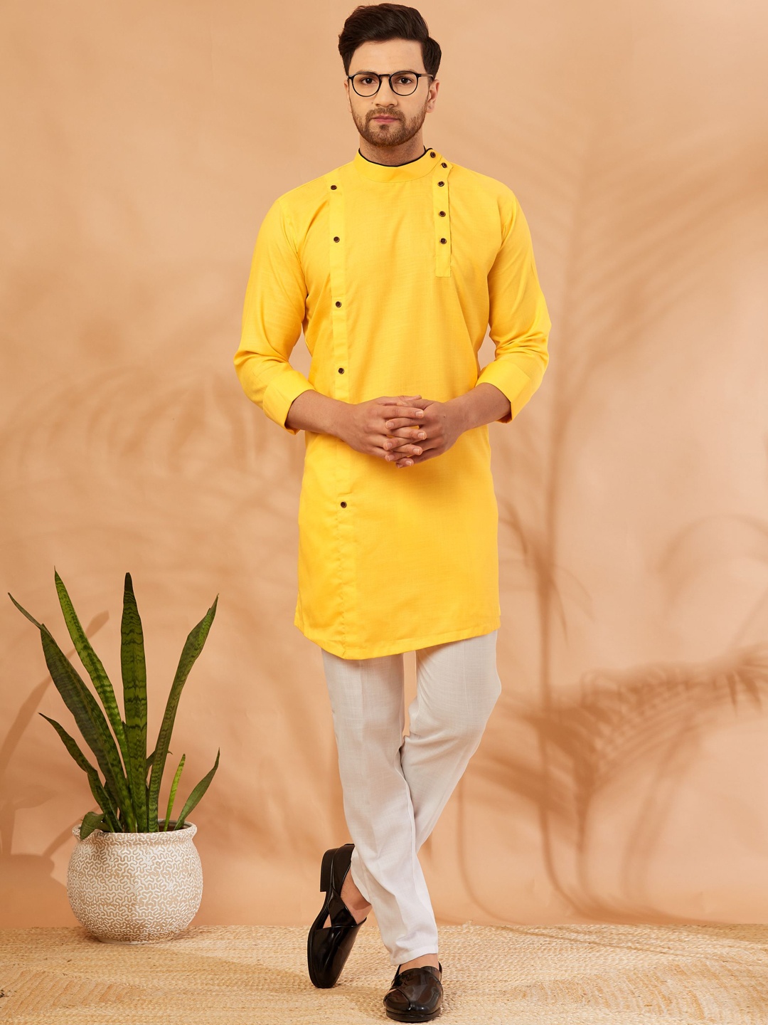 

Armaan Ethnic Mandarin Collar Pure Cotton Kurta with Pyjamas, Yellow